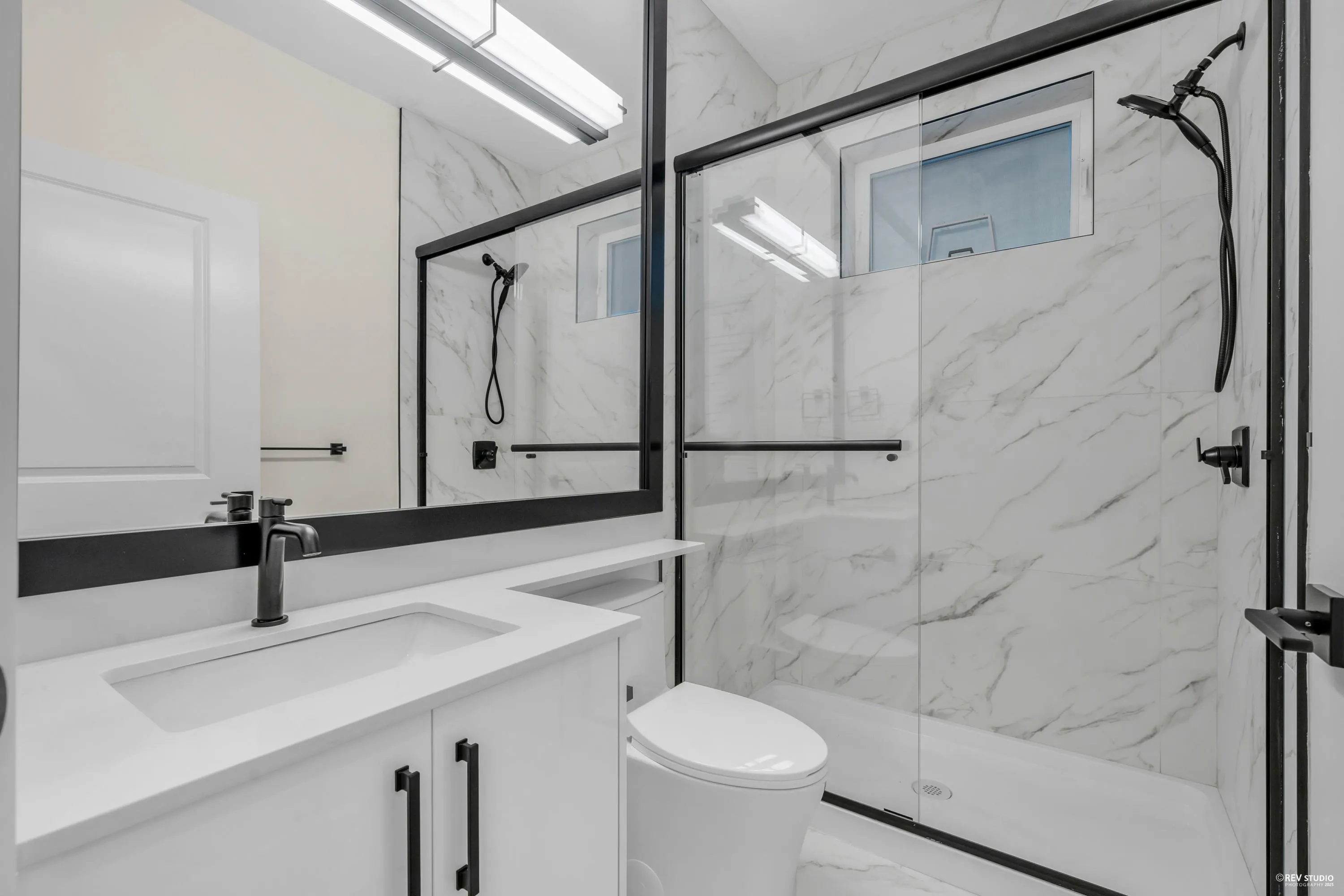 3 3090 Vanness Avenue