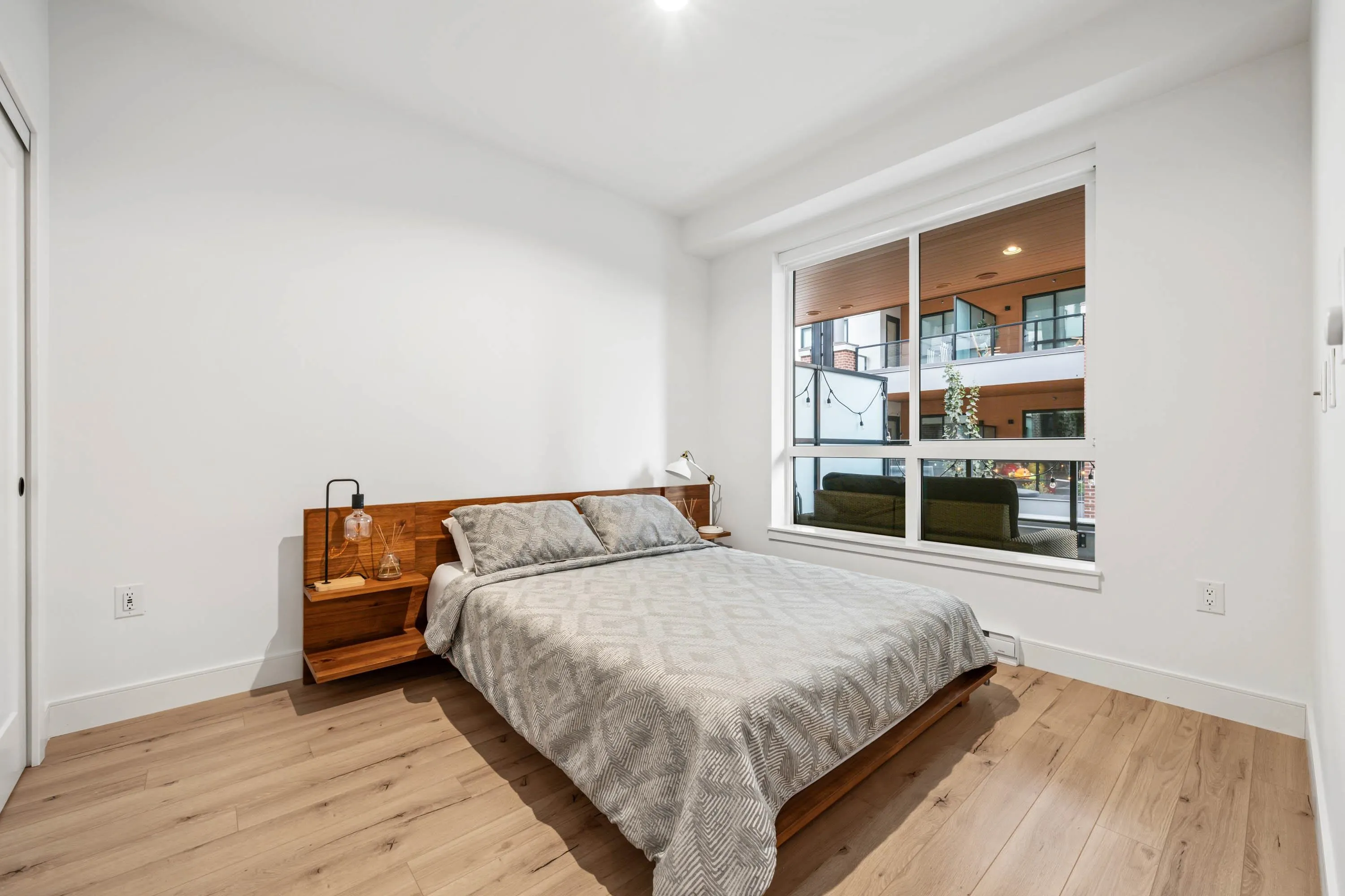 322 3131 Murray Street