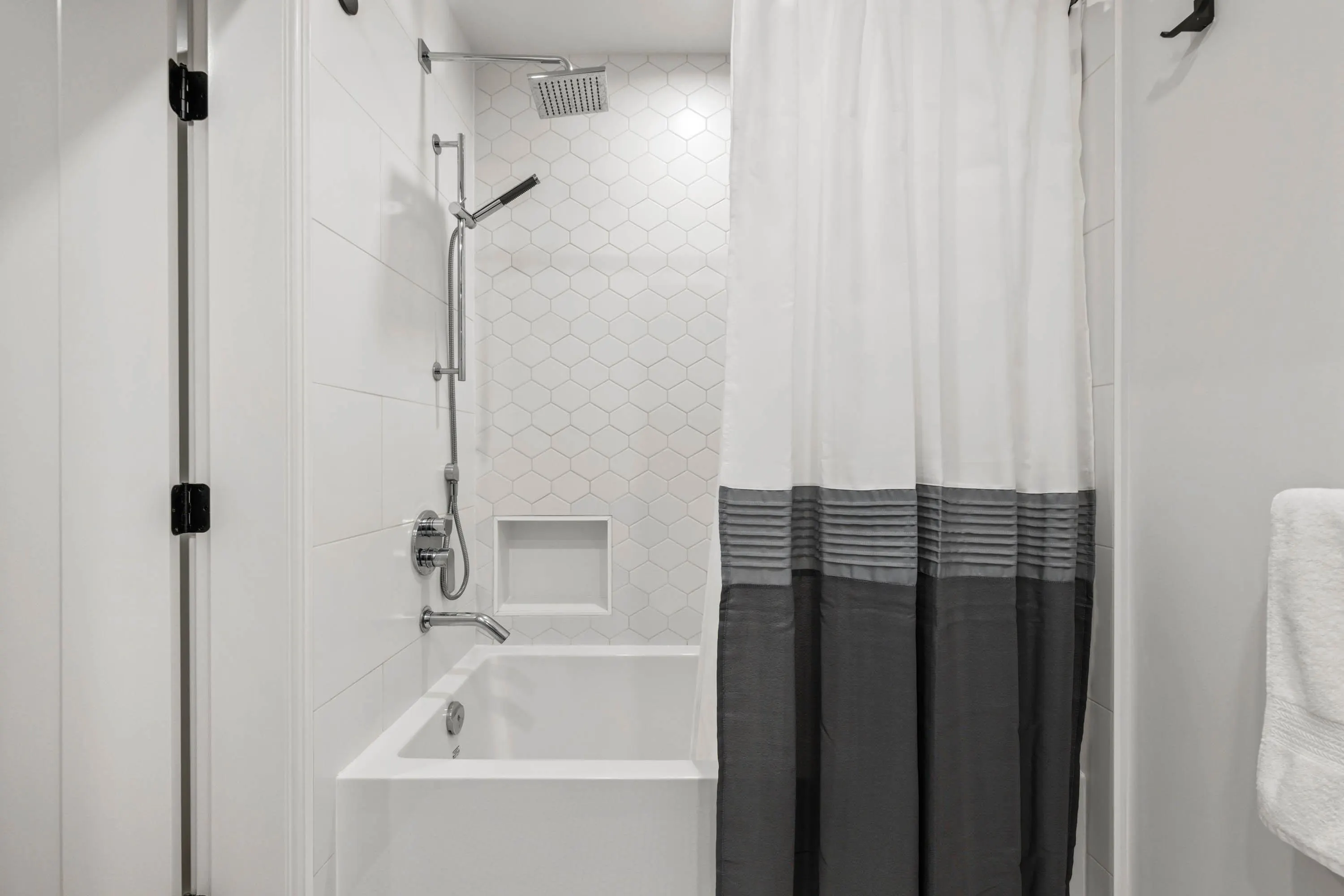 322 3131 Murray Street