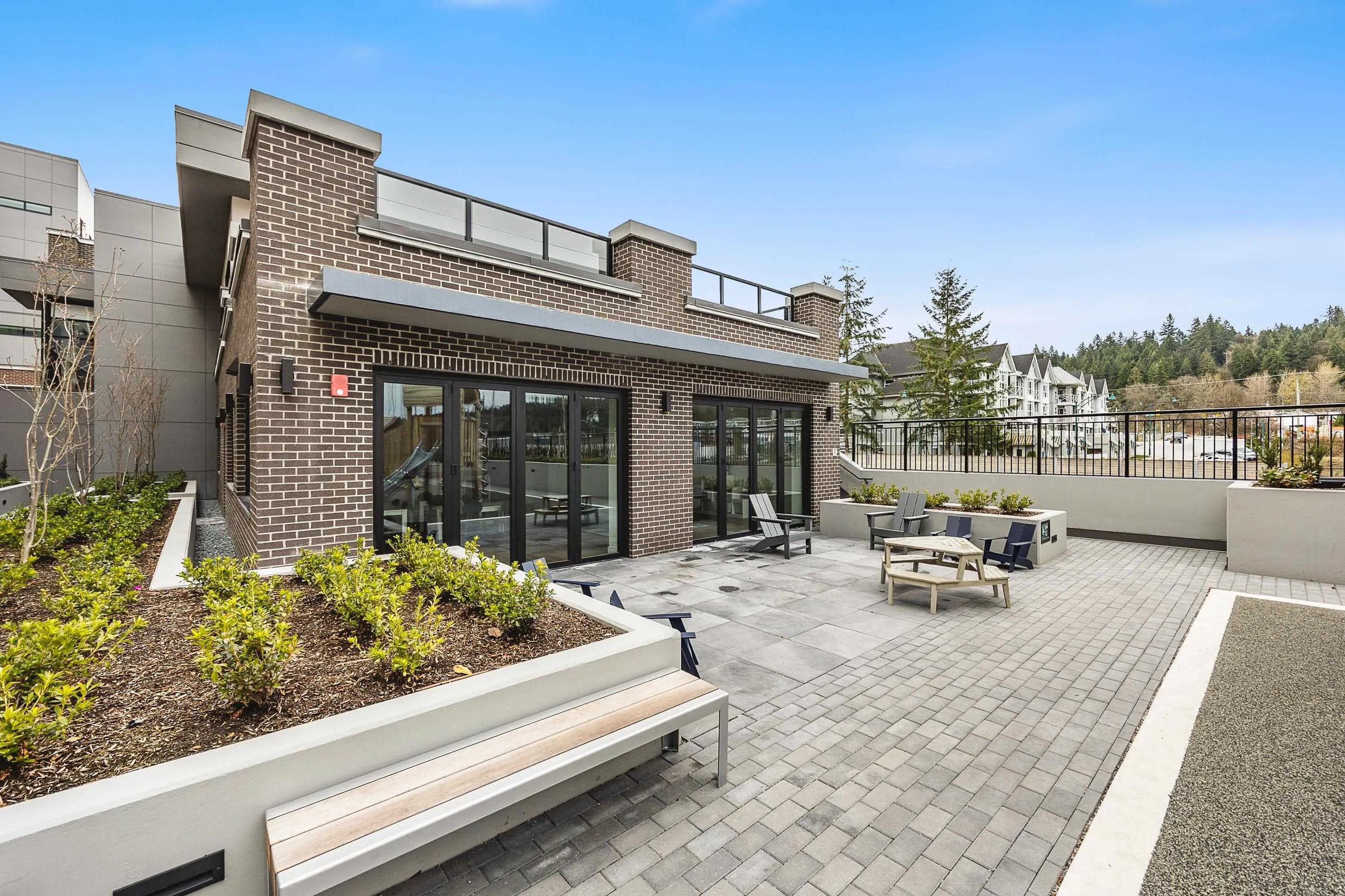 322 3131 Murray Street