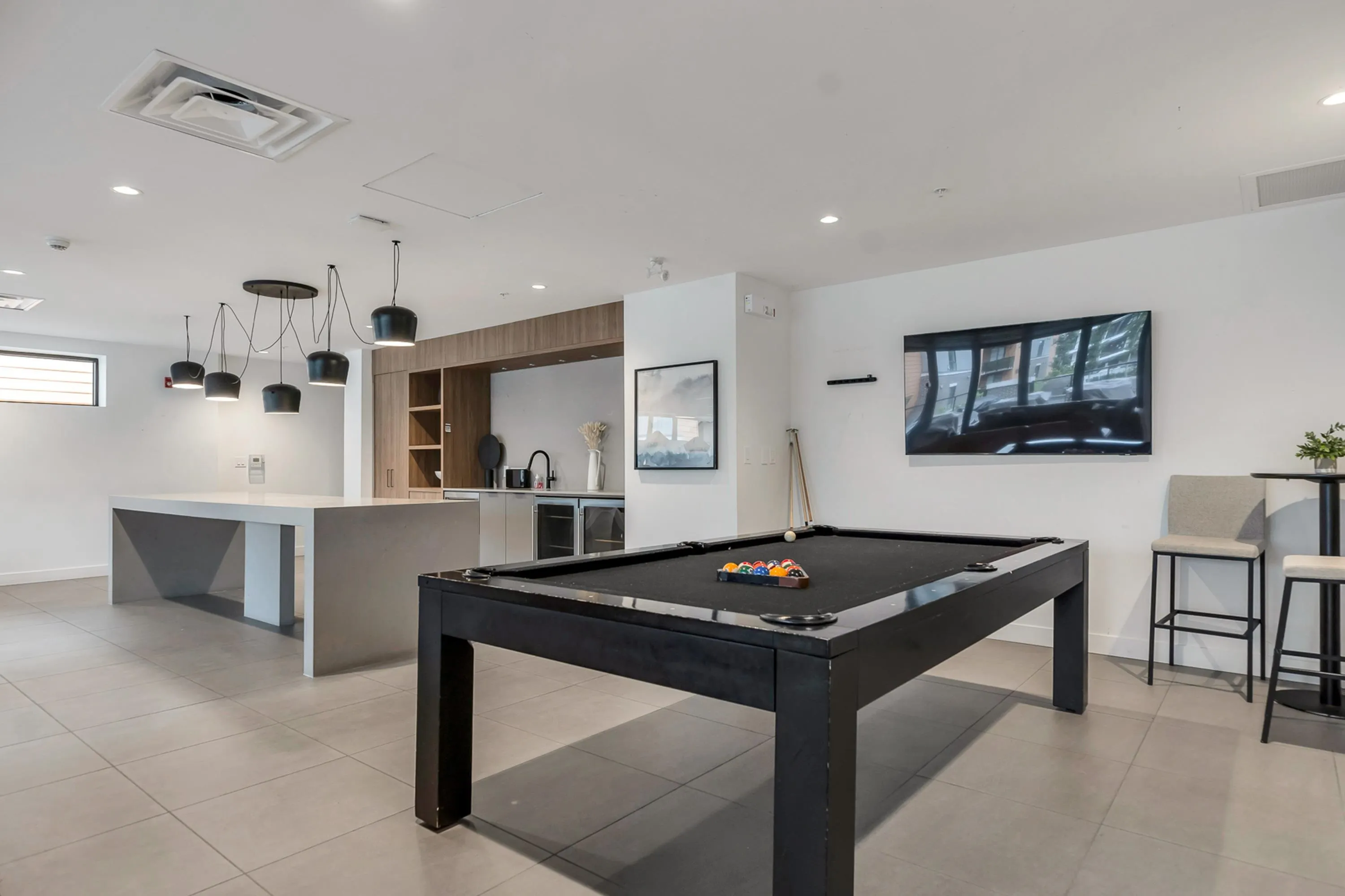 322 3131 Murray Street