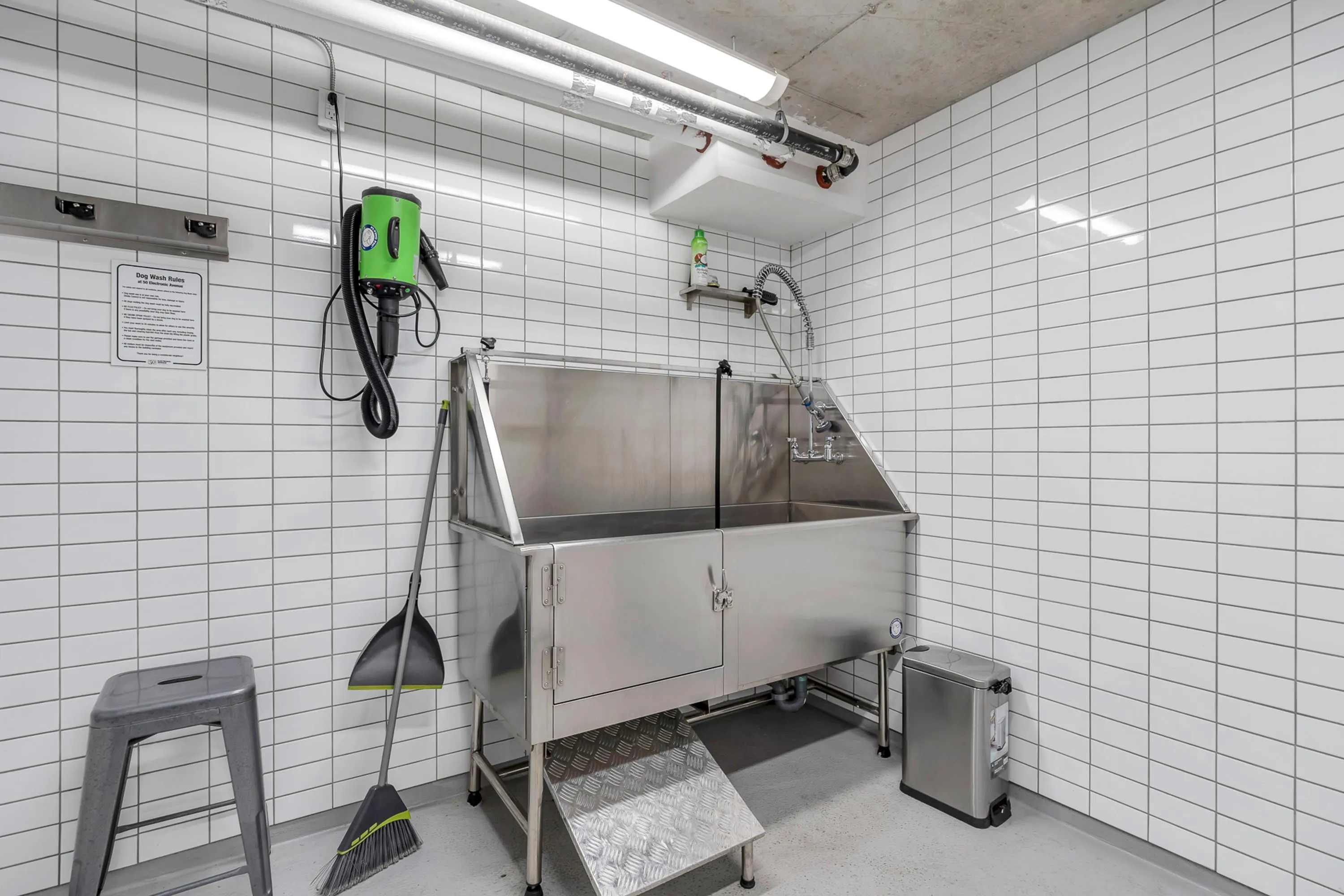 322 3131 Murray Street