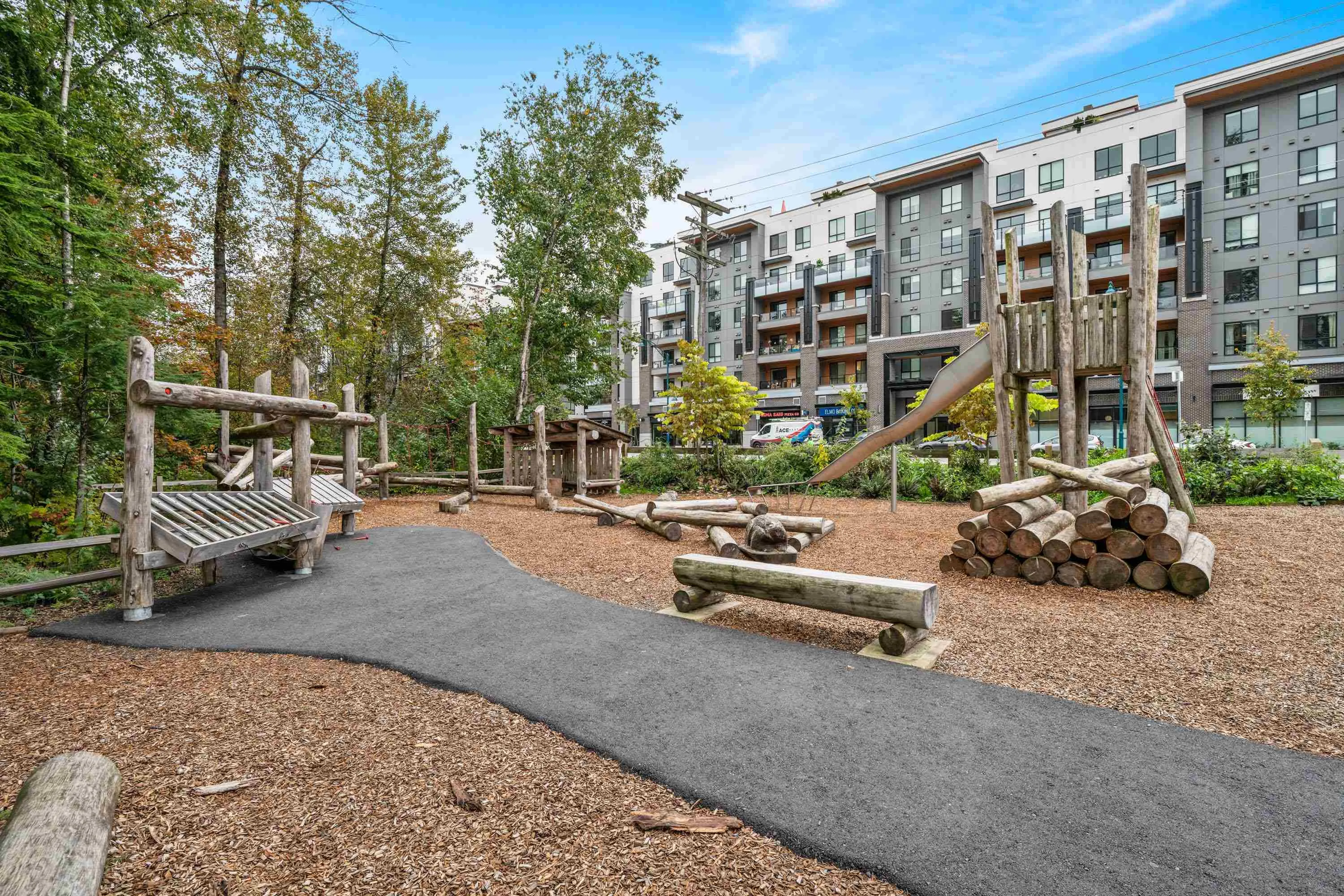 322 3131 Murray Street