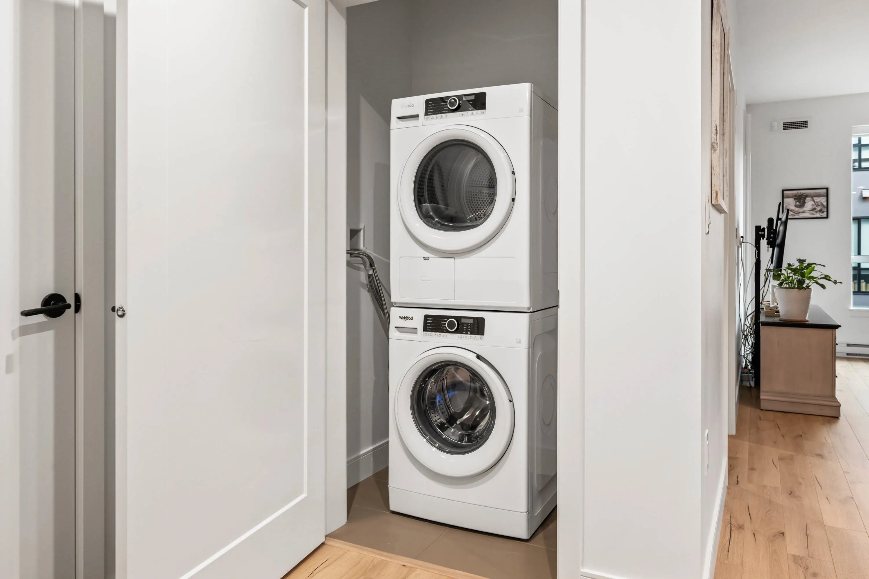 322 3131 Murray Street