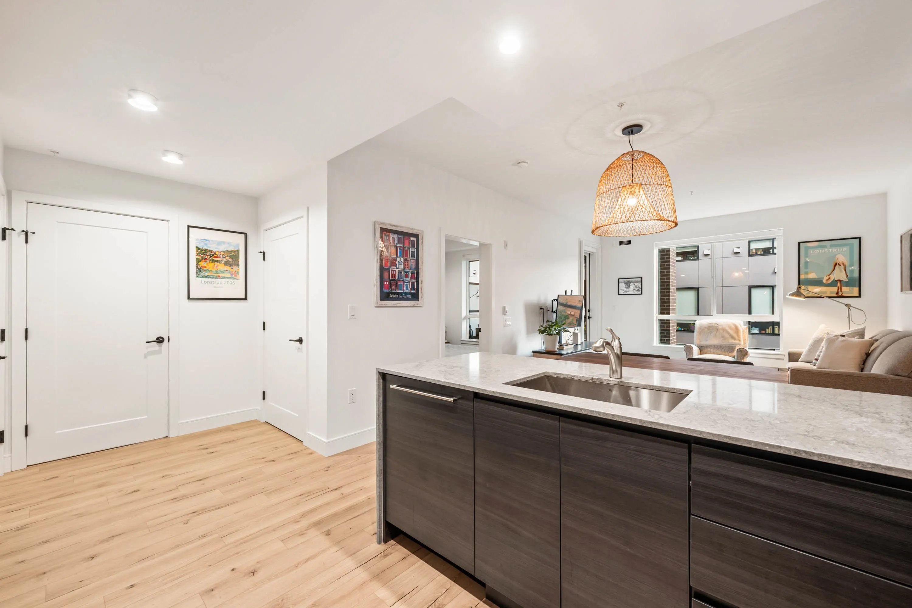 322 3131 Murray Street