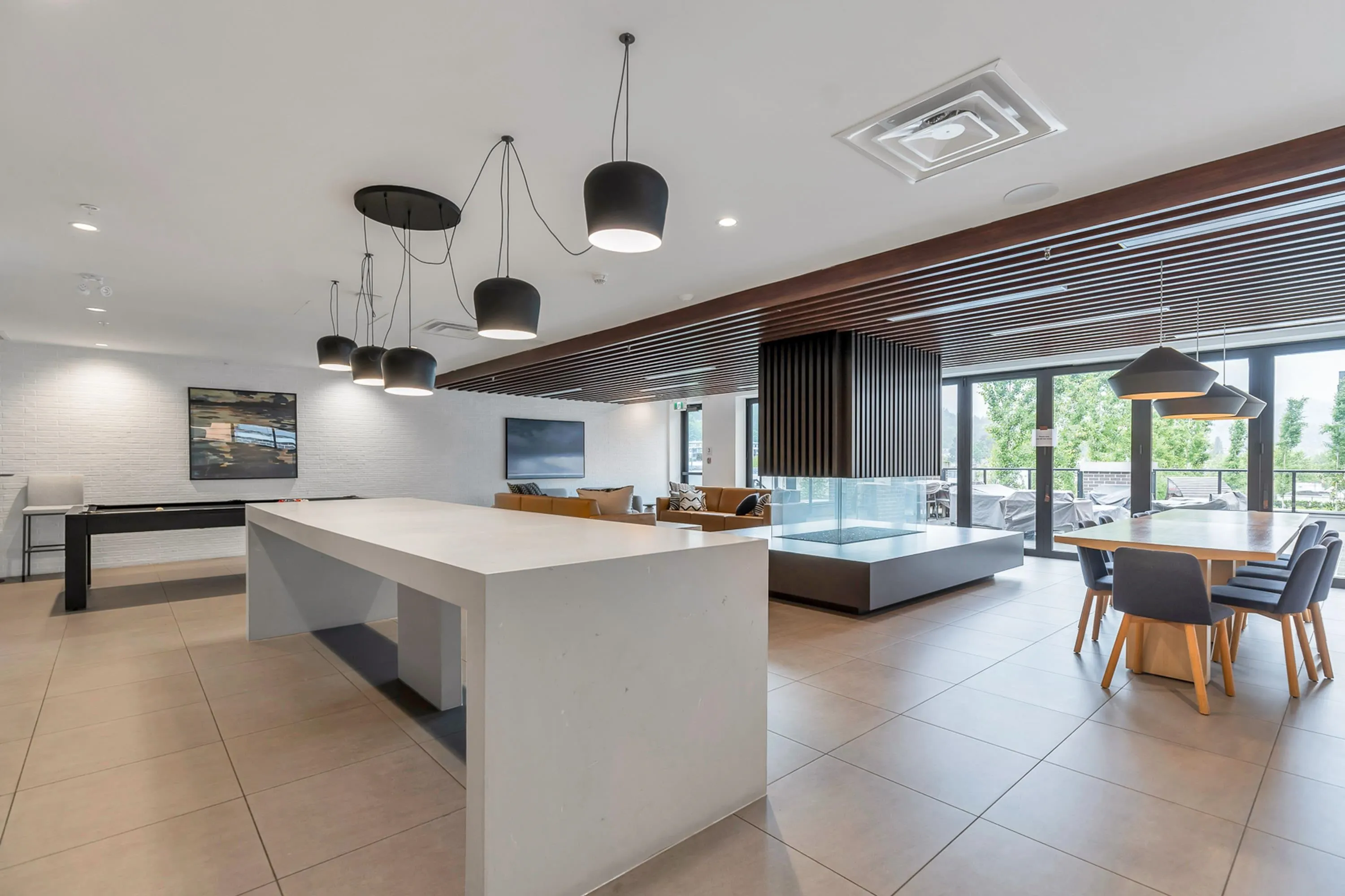 322 3131 Murray Street