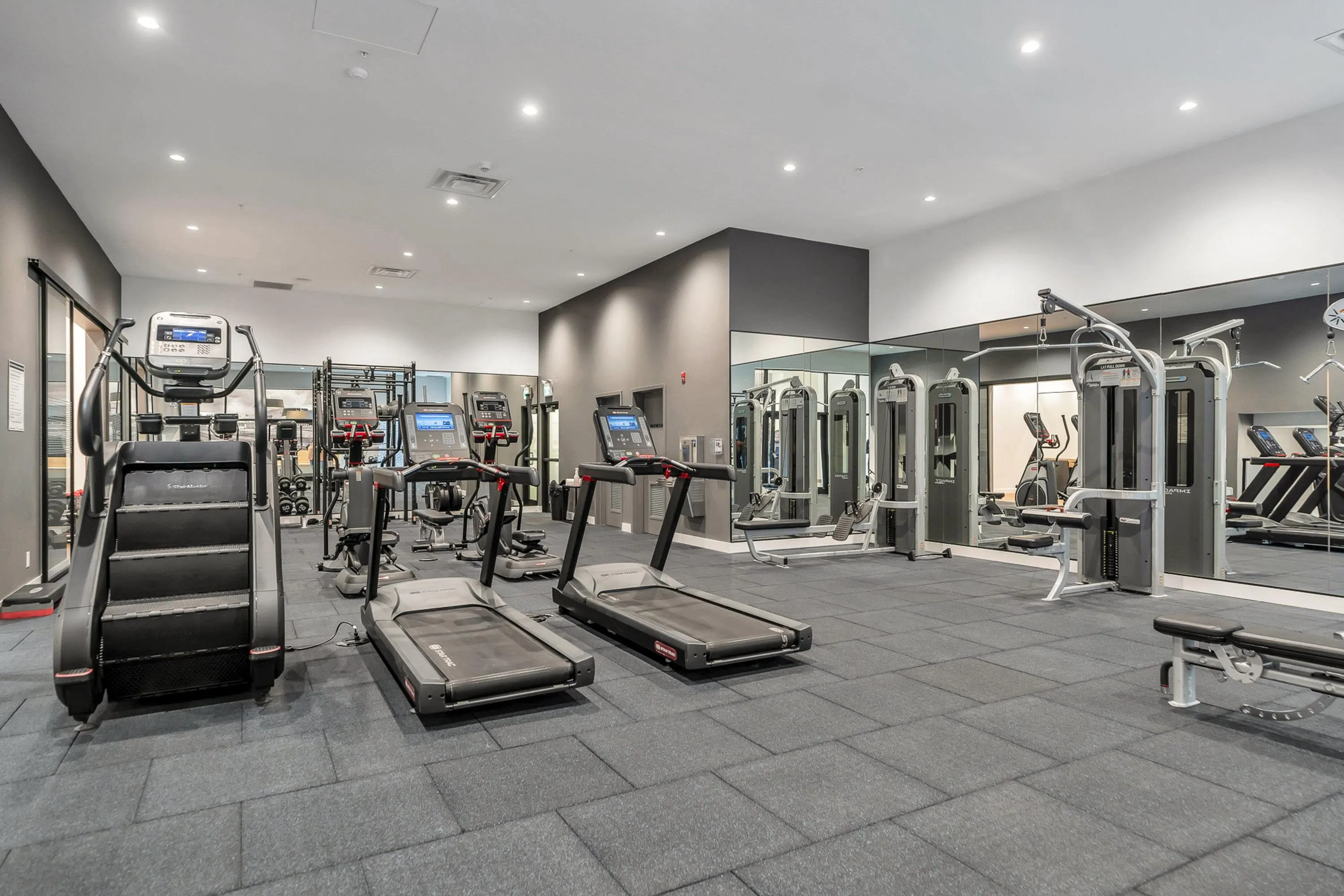 322 3131 Murray Street