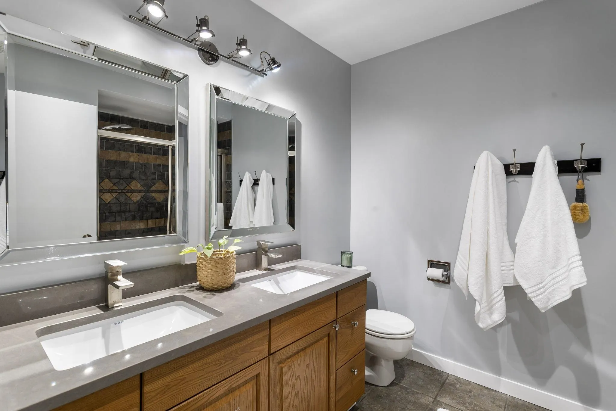 8904 Centaurus Circle