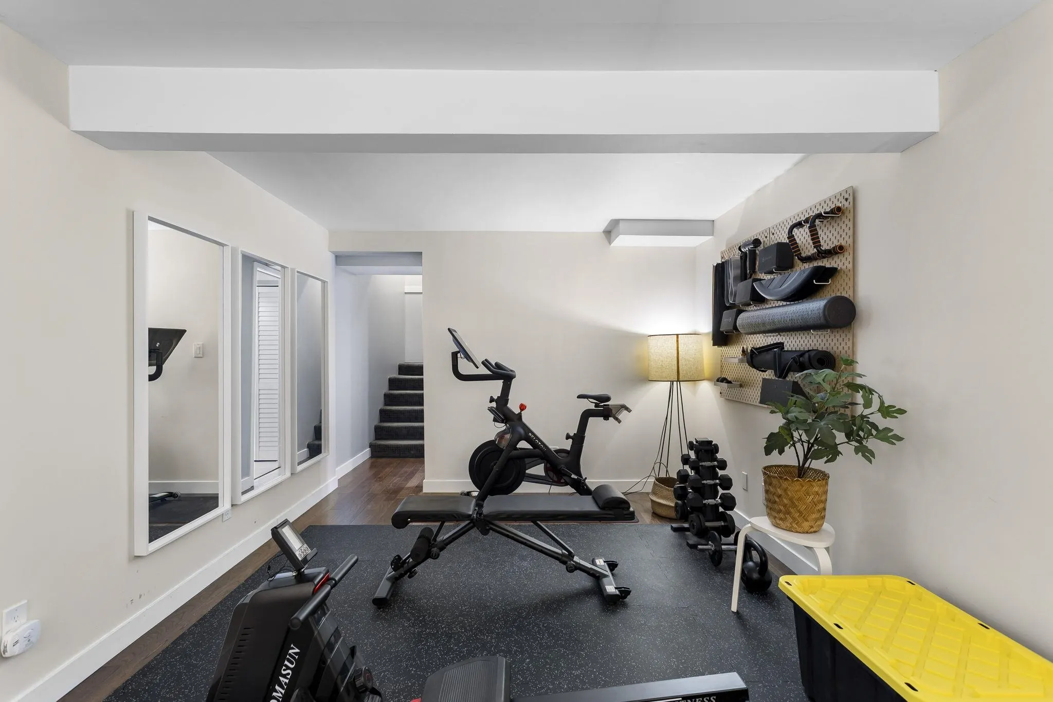 8904 Centaurus Circle