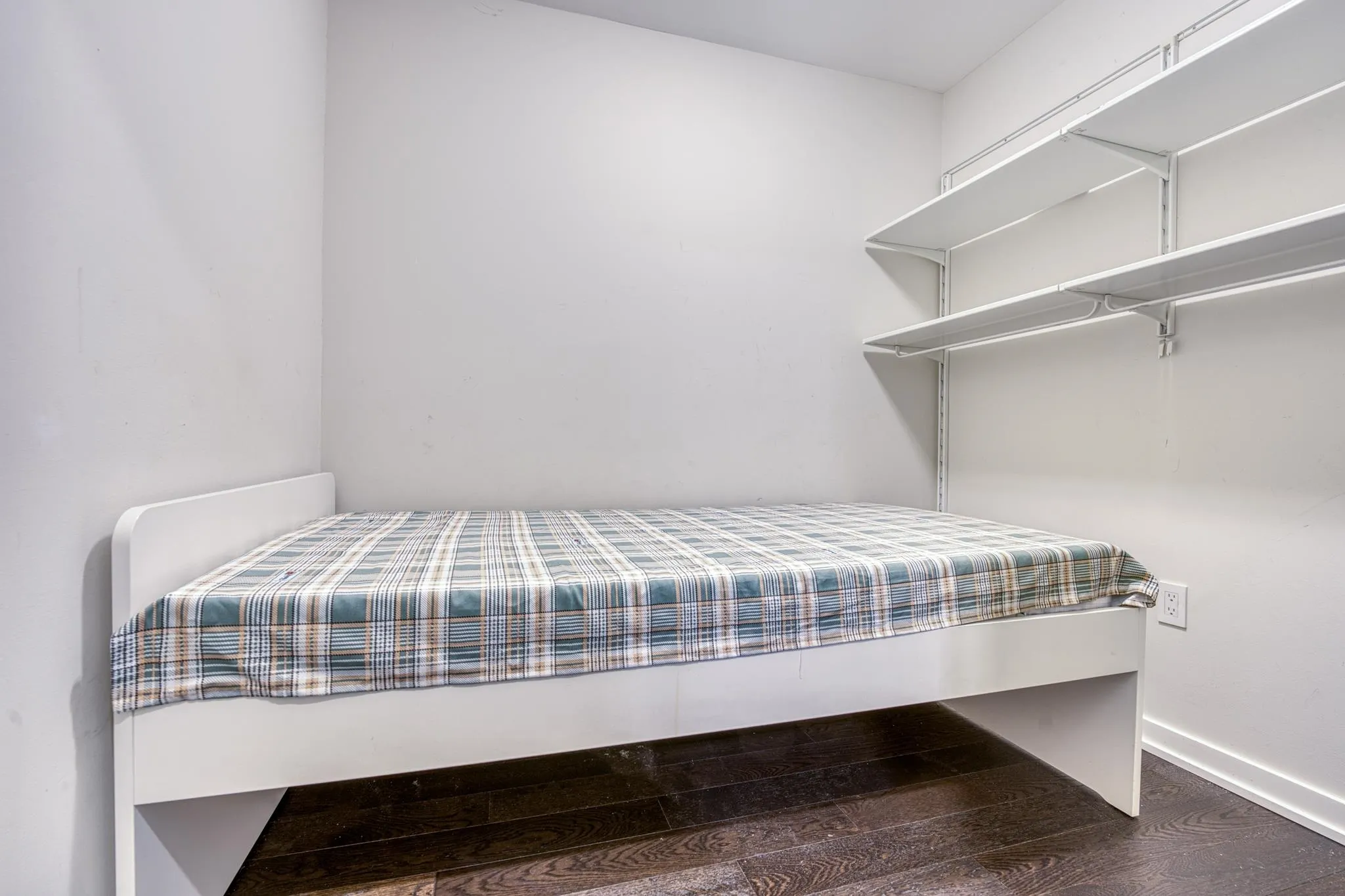 210 7008 River Parkway