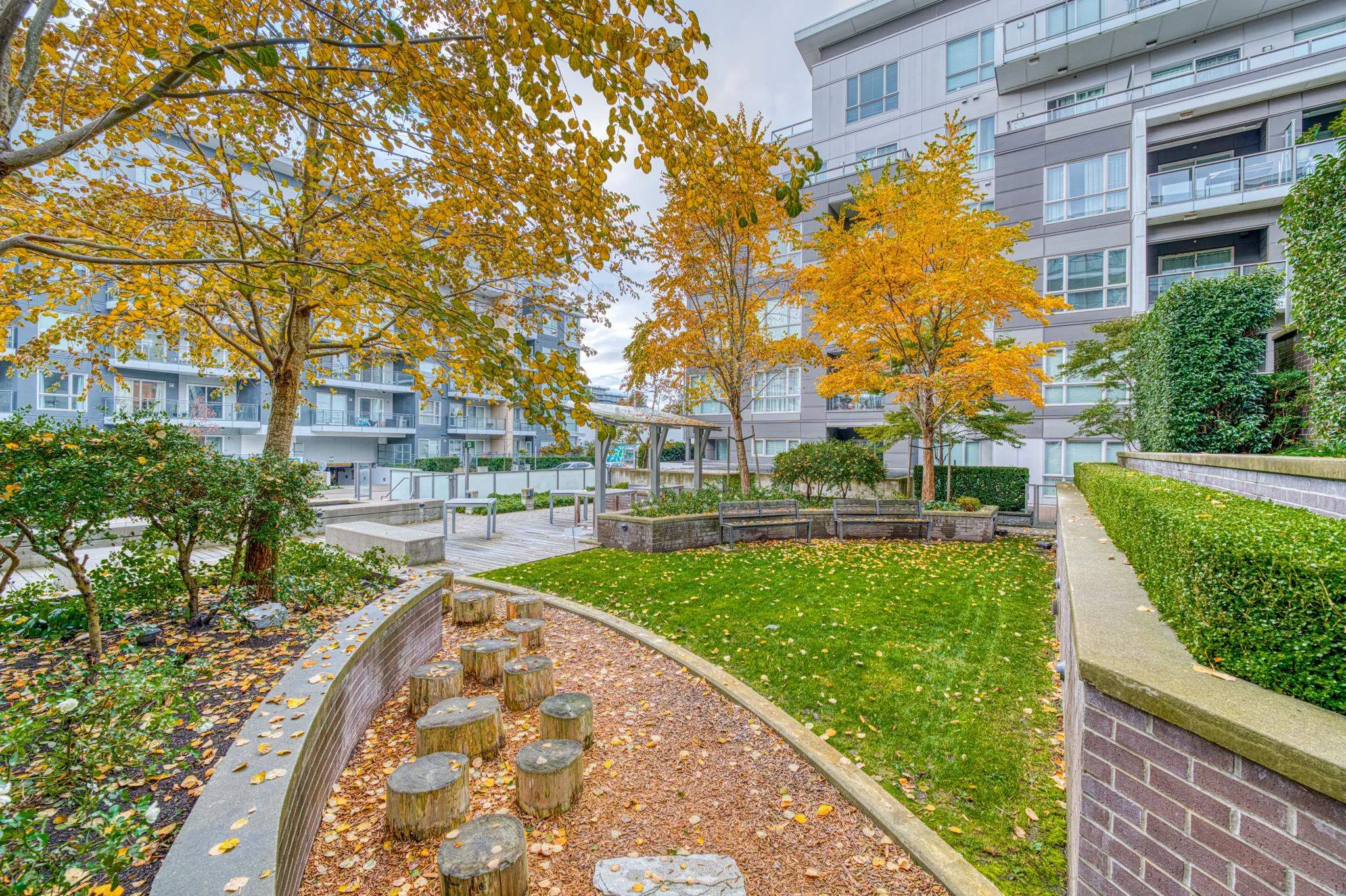 210 7008 River Parkway