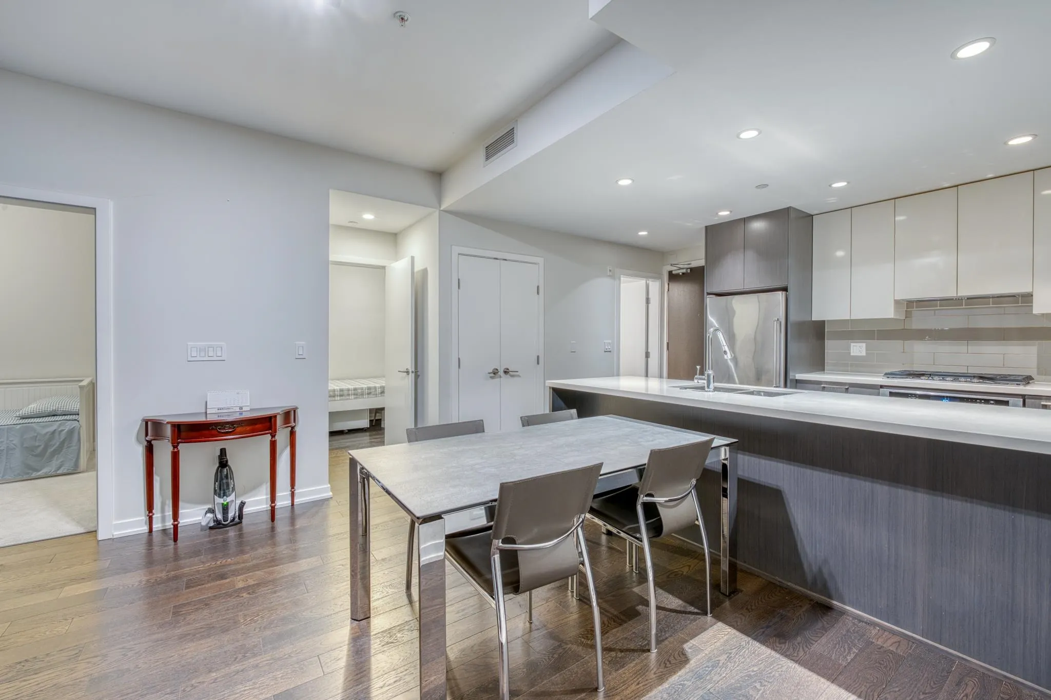 210 7008 River Parkway