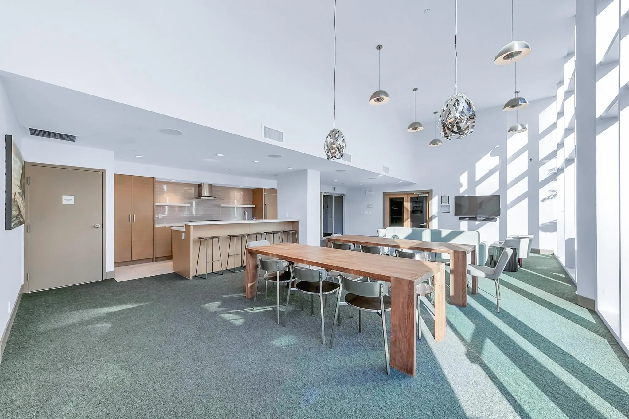 210 7008 River Parkway