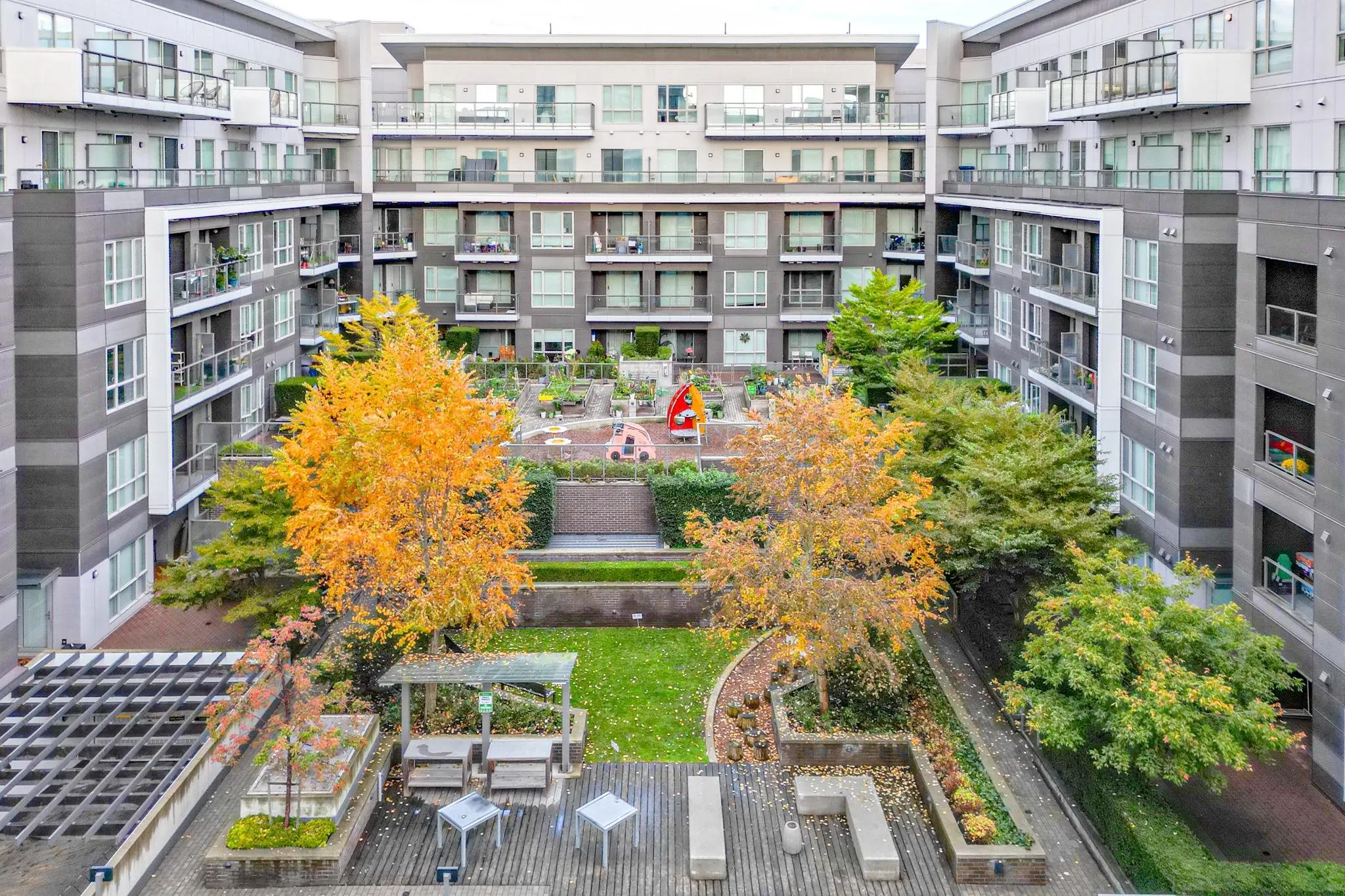 210 7008 River Parkway