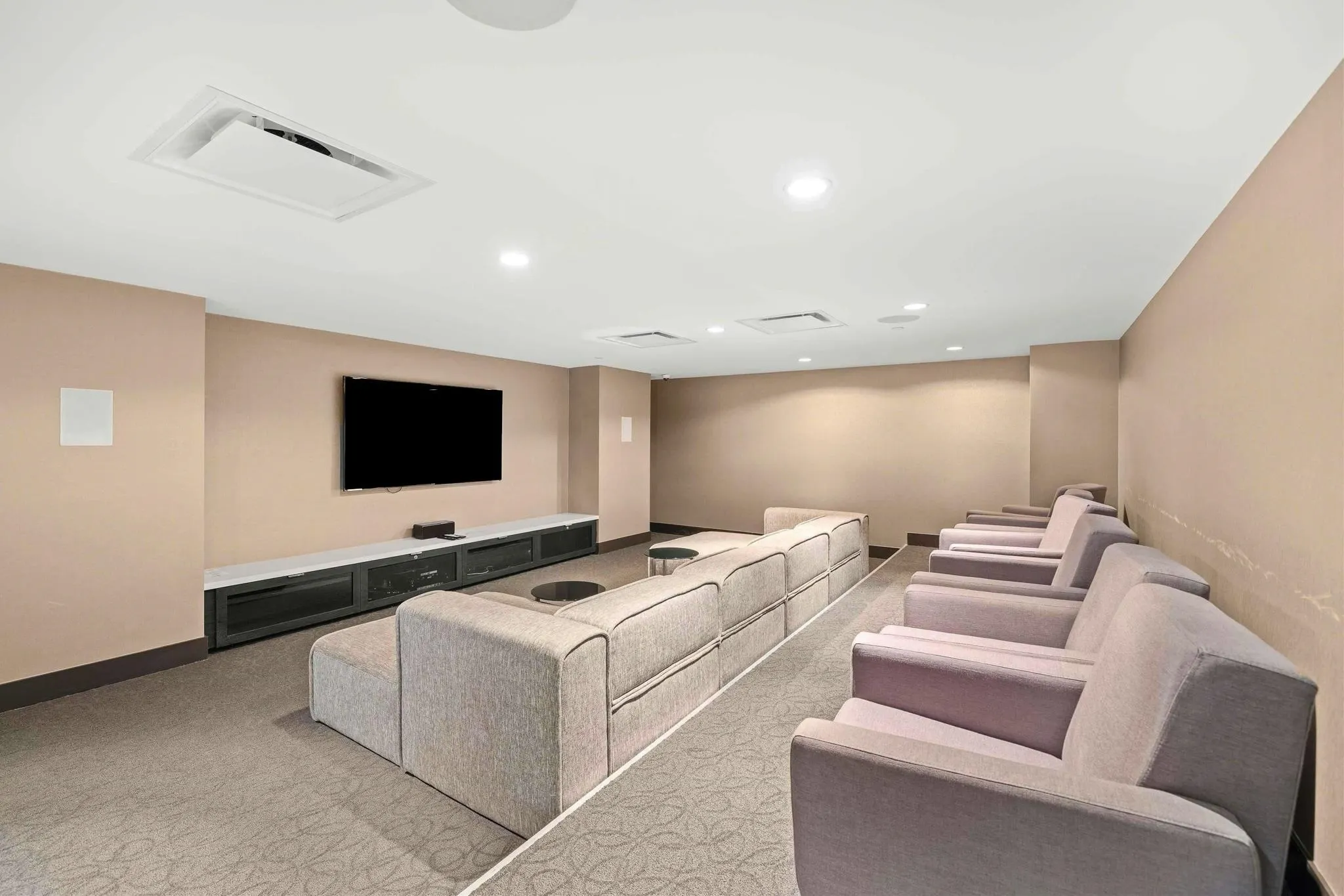 210 7008 River Parkway