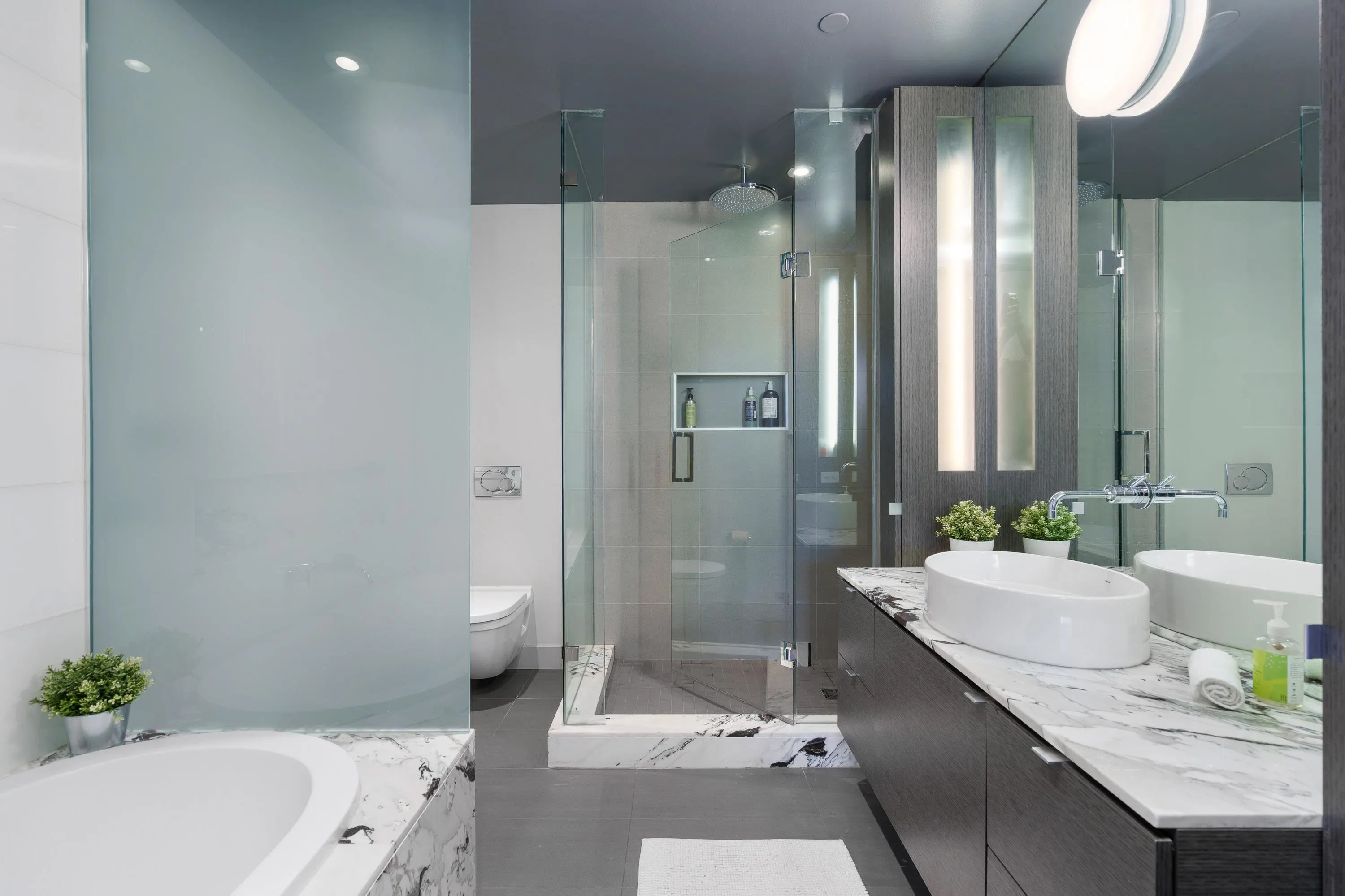 601 1499 W Pender Street