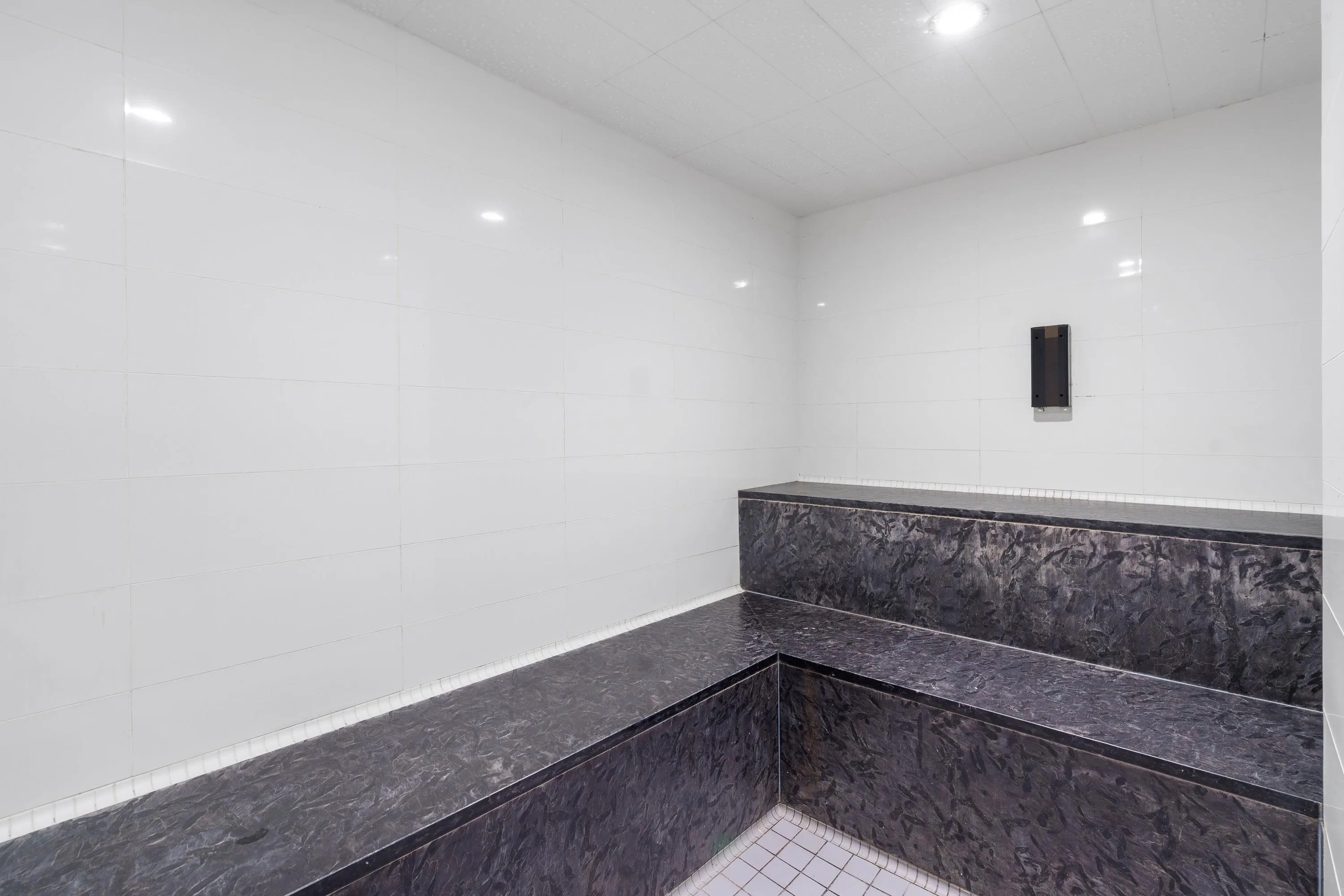 601 1499 W Pender Street