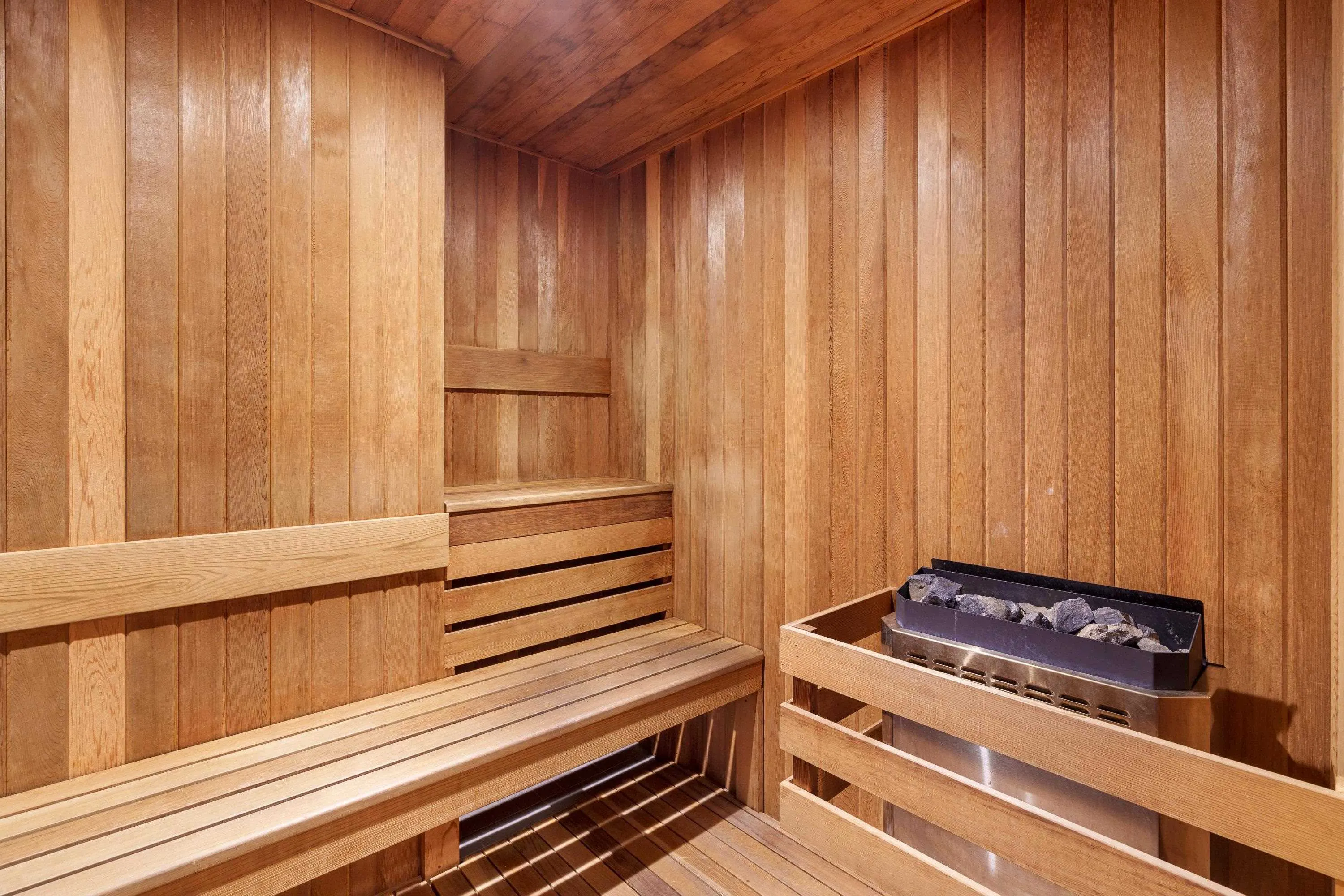 601 1499 W Pender Street