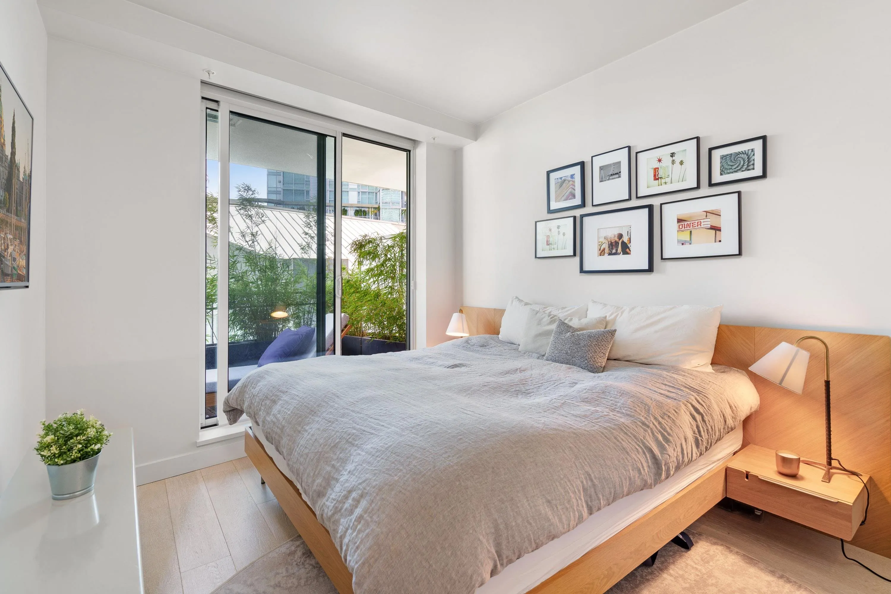 601 1499 W Pender Street