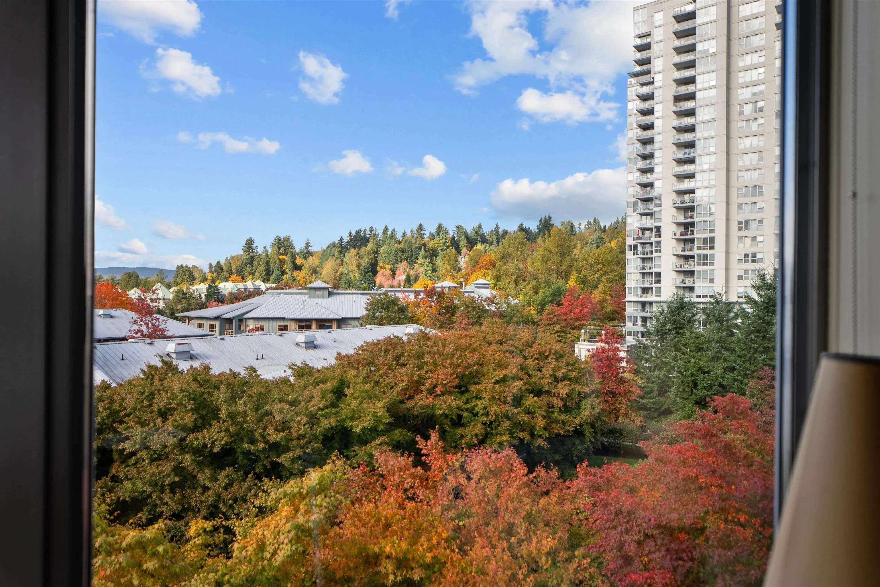 405 295 Guildford Way