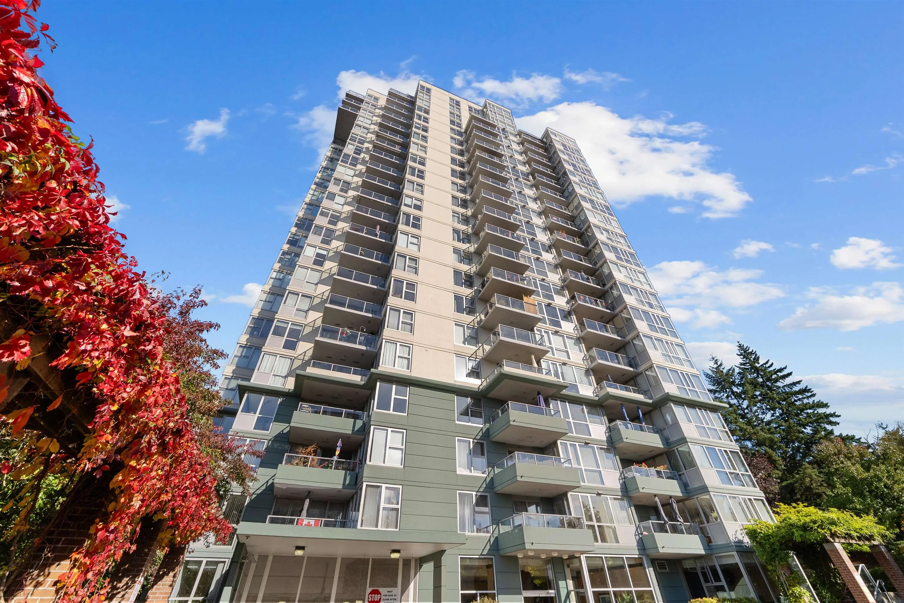 405 295 Guildford Way