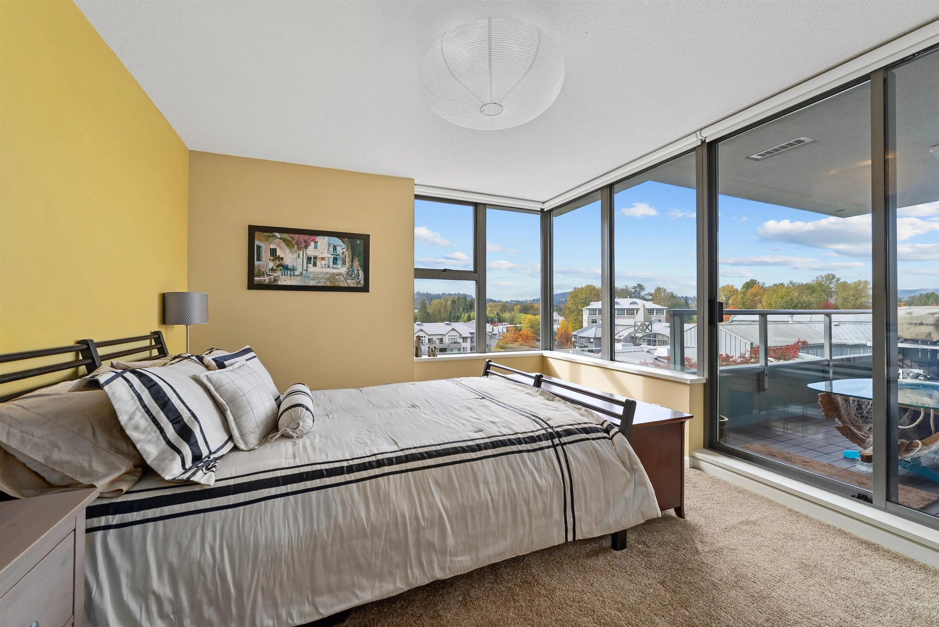 405 295 Guildford Way