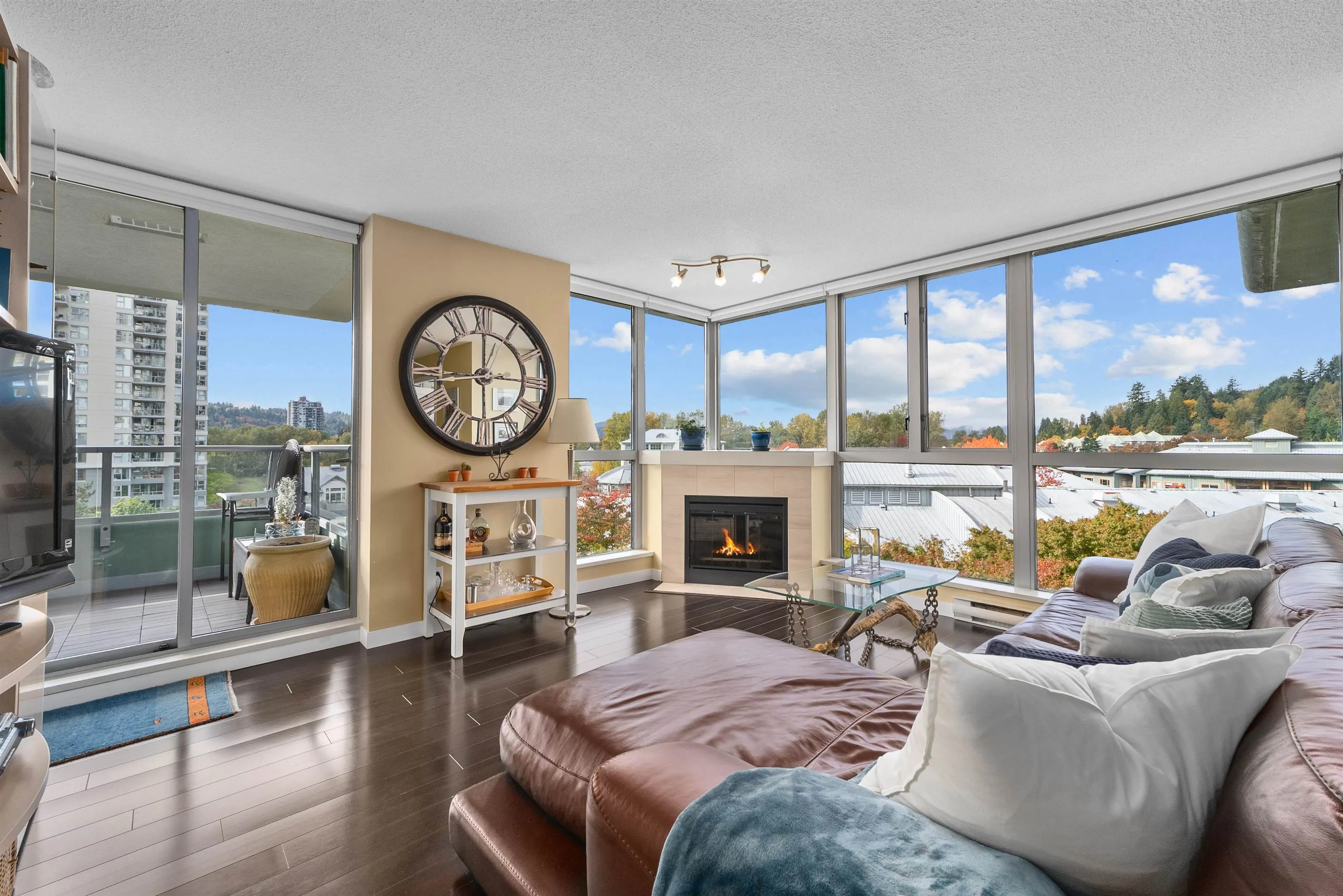 405 295 Guildford Way