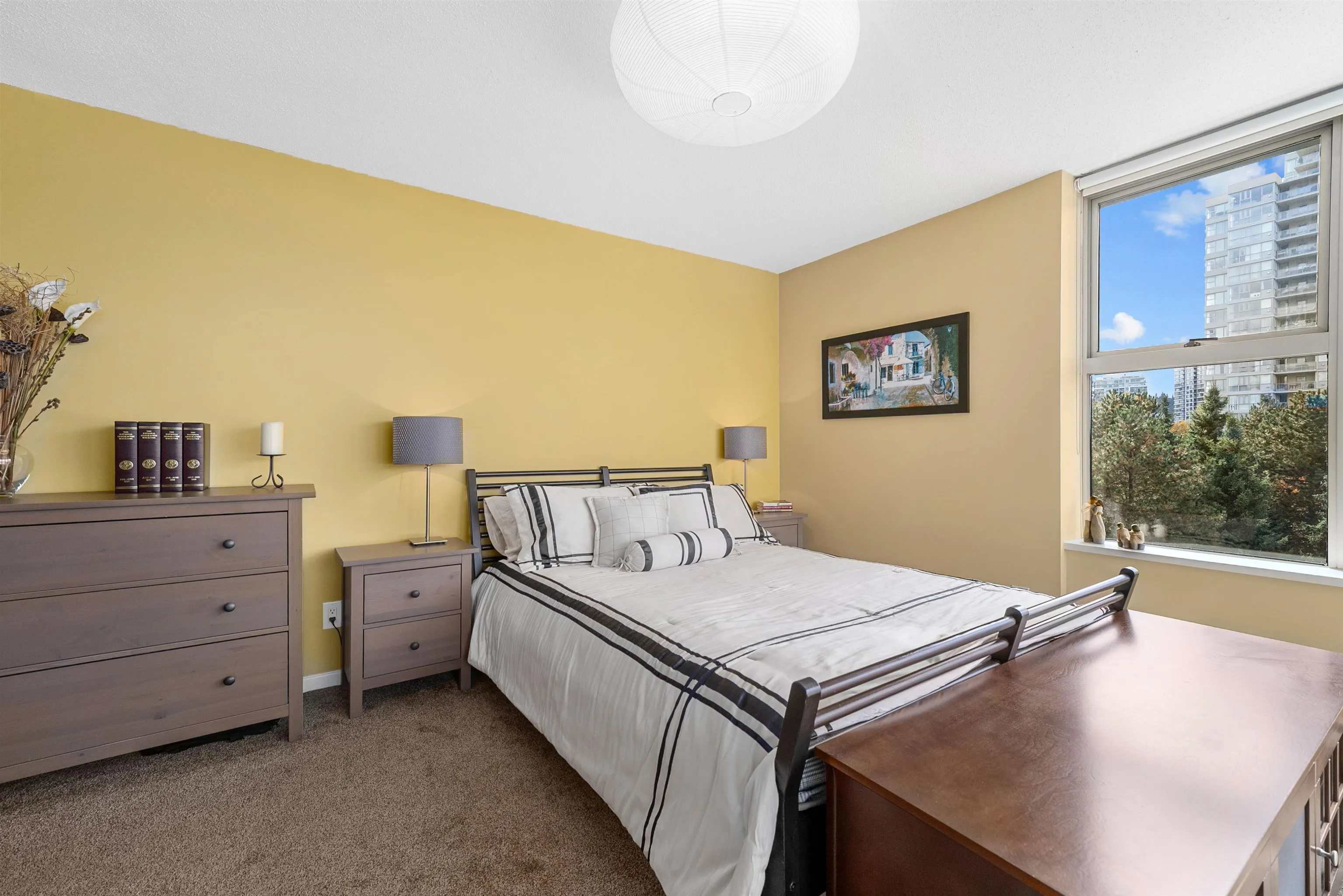 405 295 Guildford Way