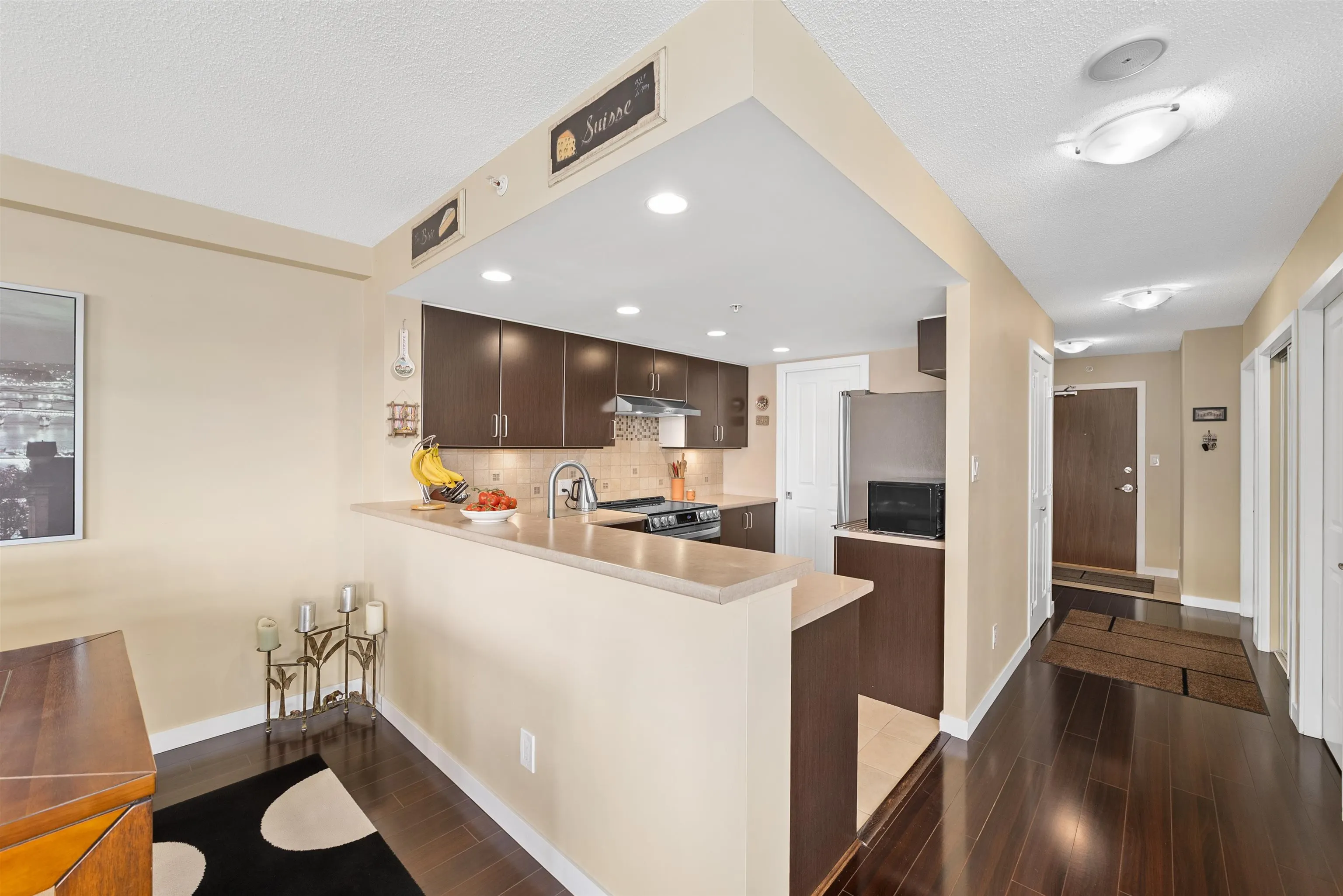 405 295 Guildford Way