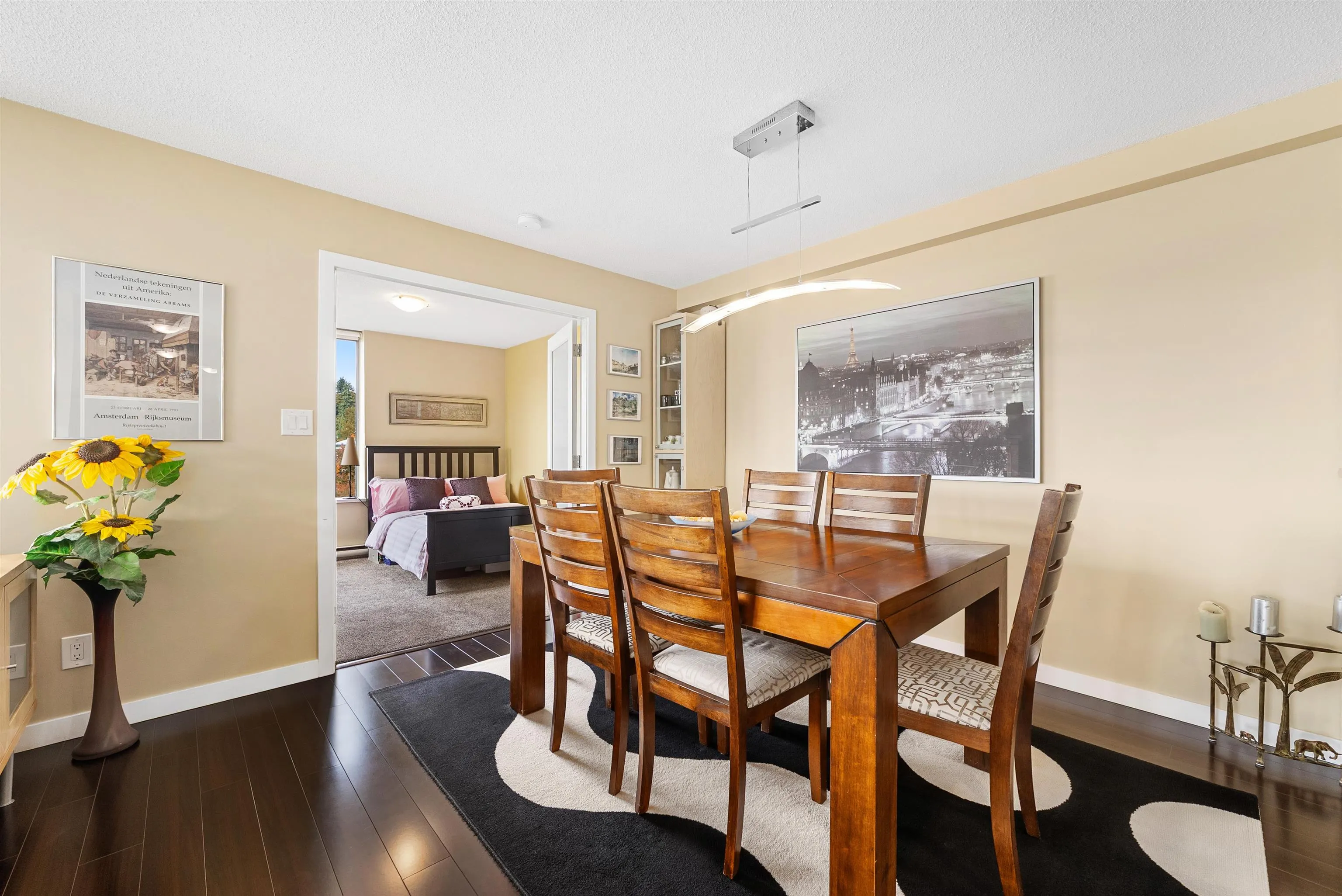 405 295 Guildford Way