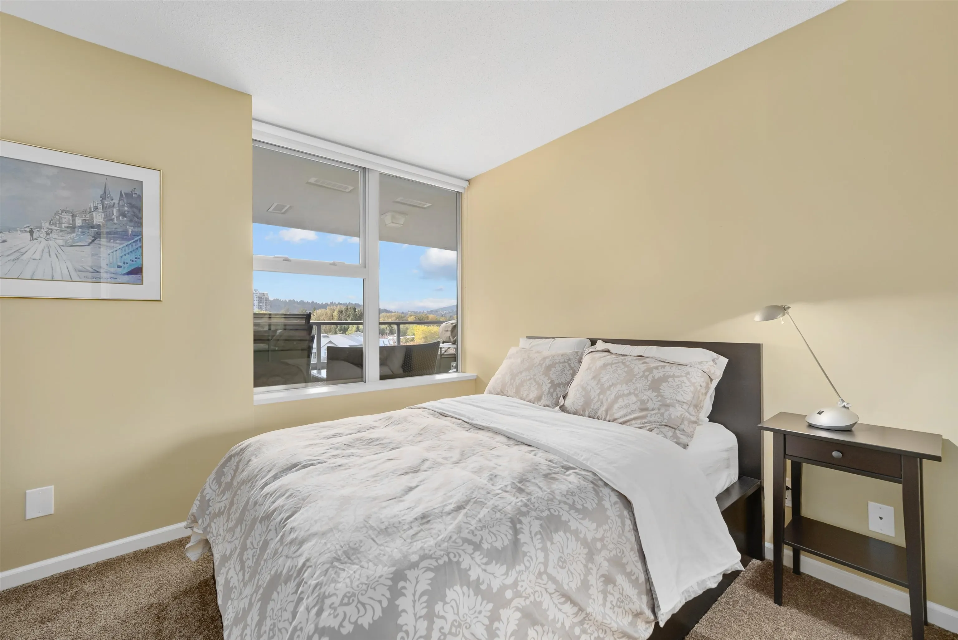 405 295 Guildford Way