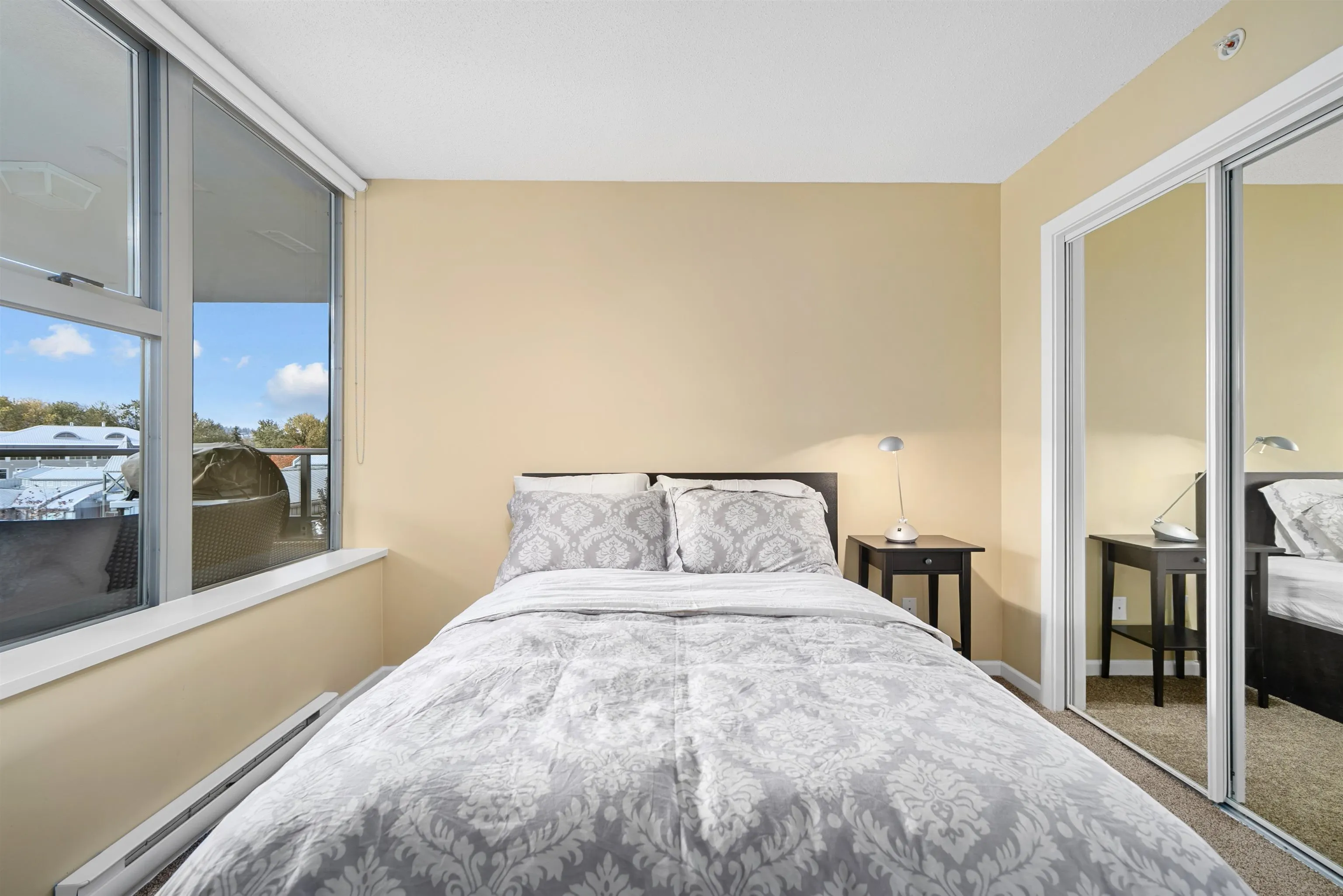 405 295 Guildford Way