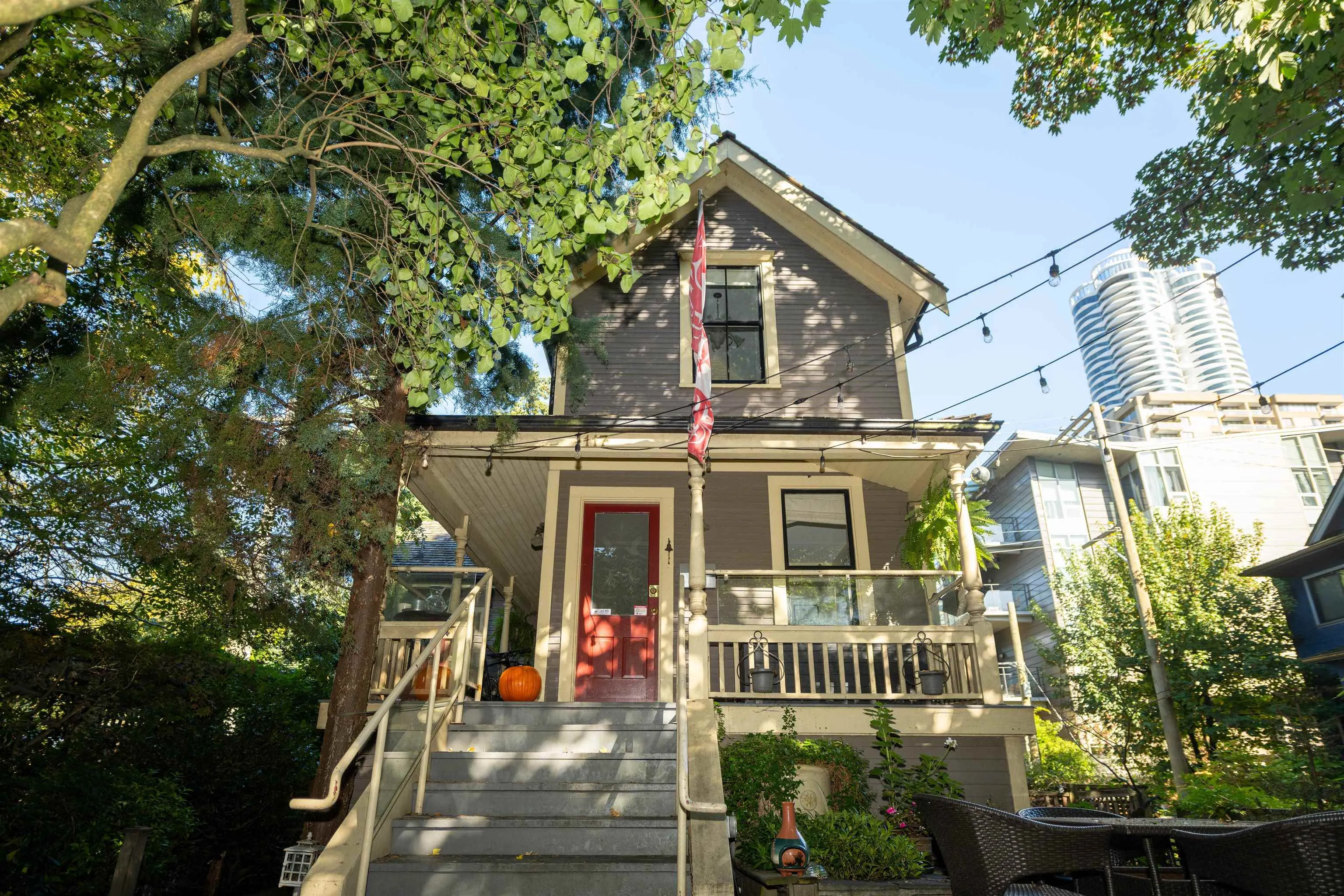 1119 Pendrell Street