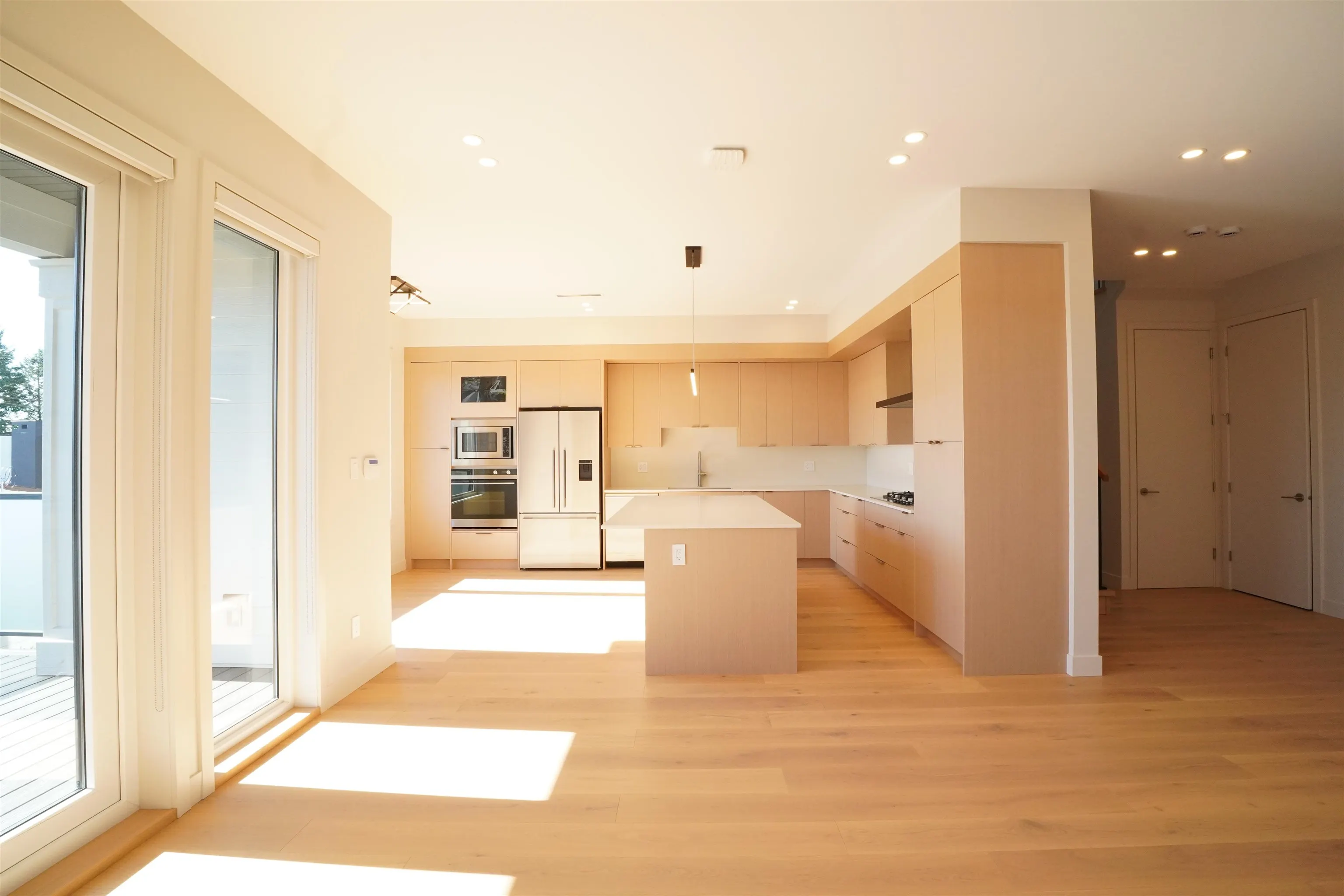 6252 Kitchener Street