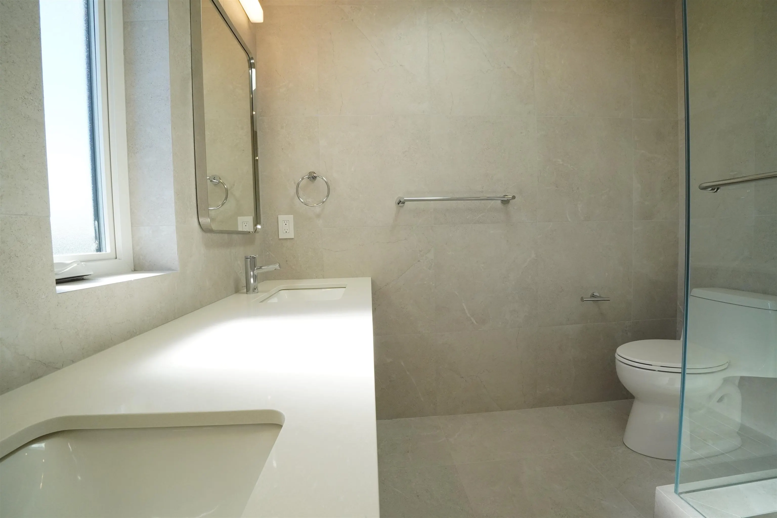 6252 Kitchener Street