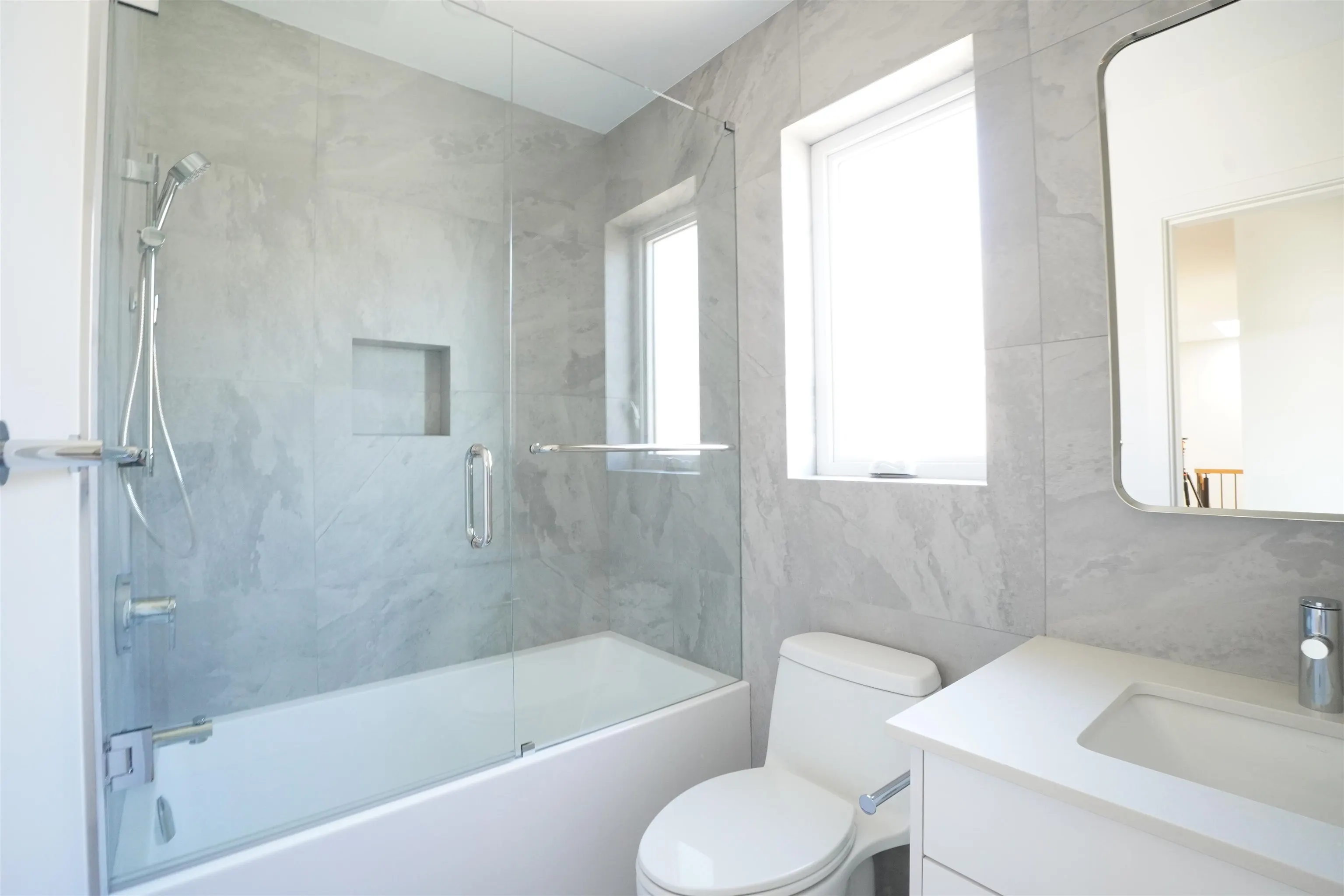 6252 Kitchener Street