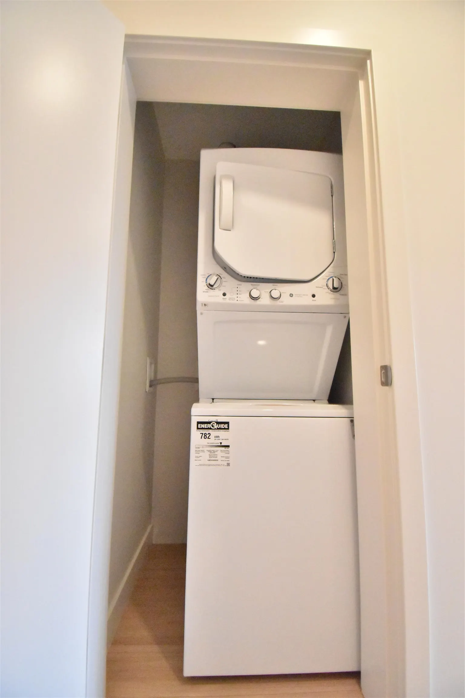 6252 Kitchener Street