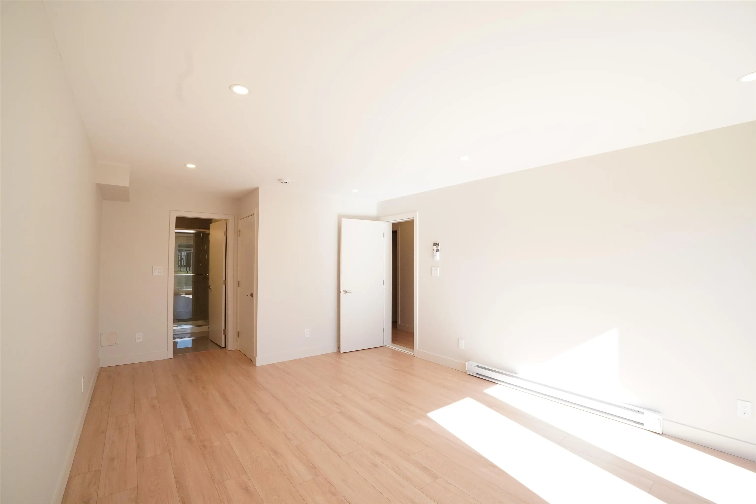 6252 Kitchener Street