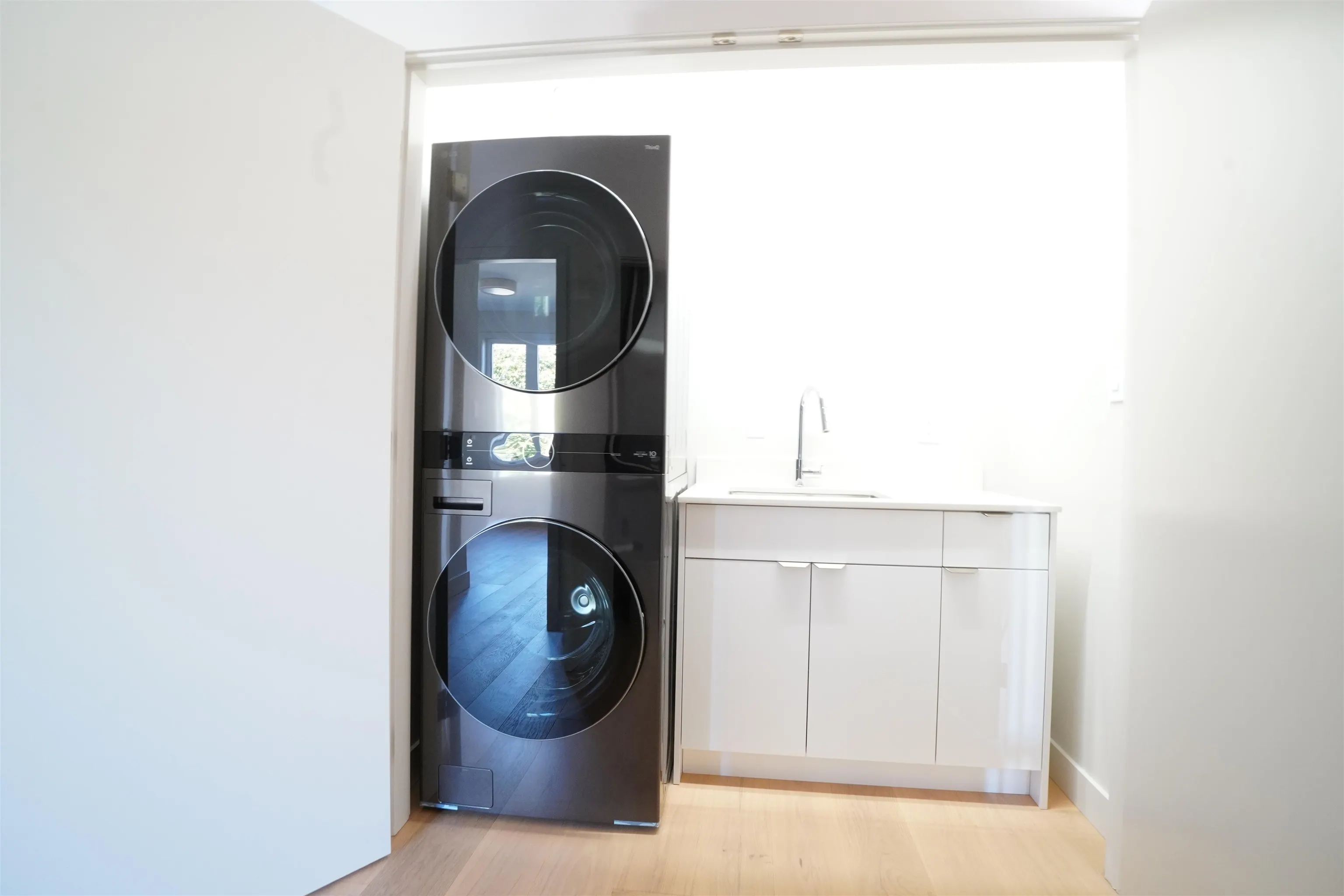 6252 Kitchener Street