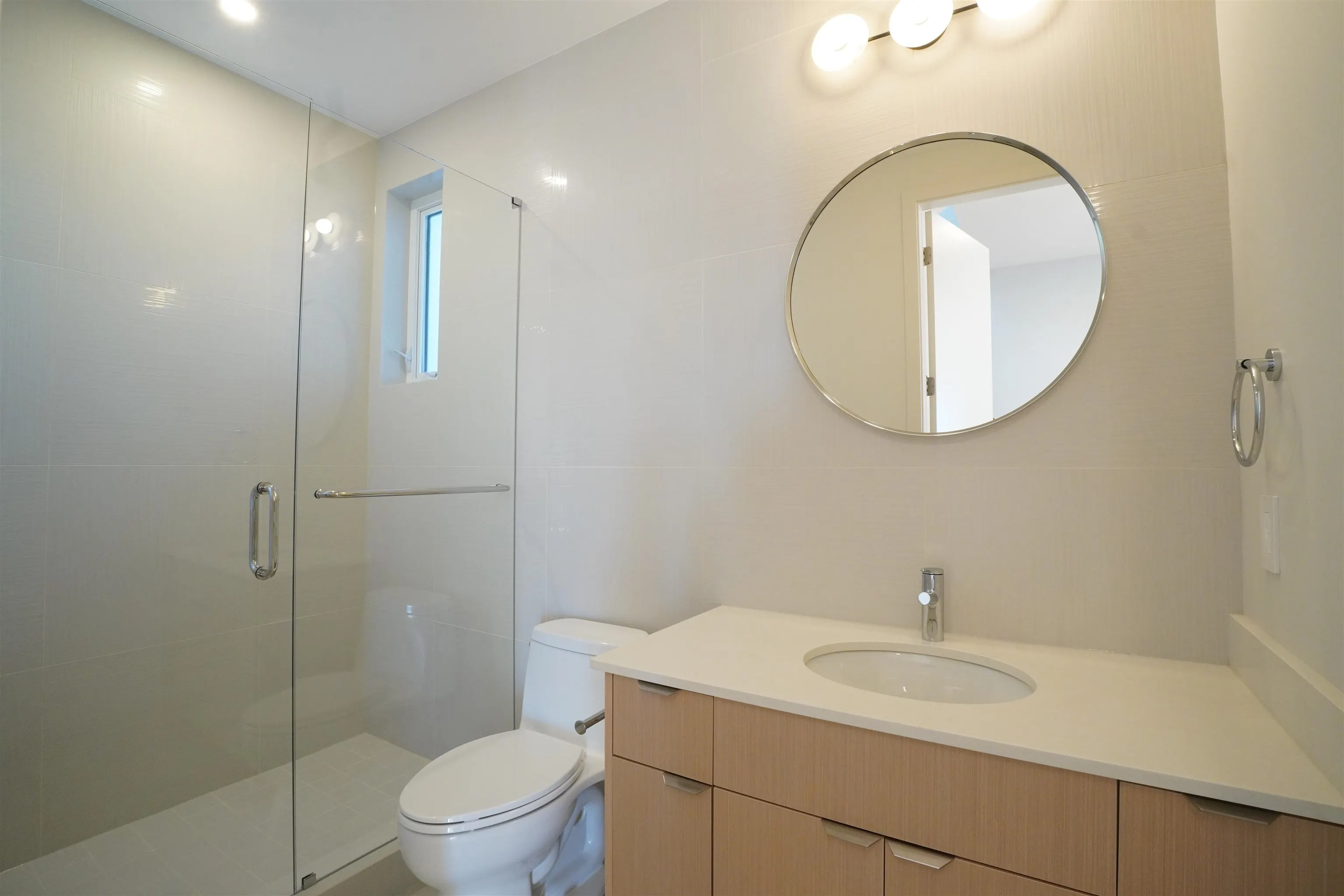 6252 Kitchener Street