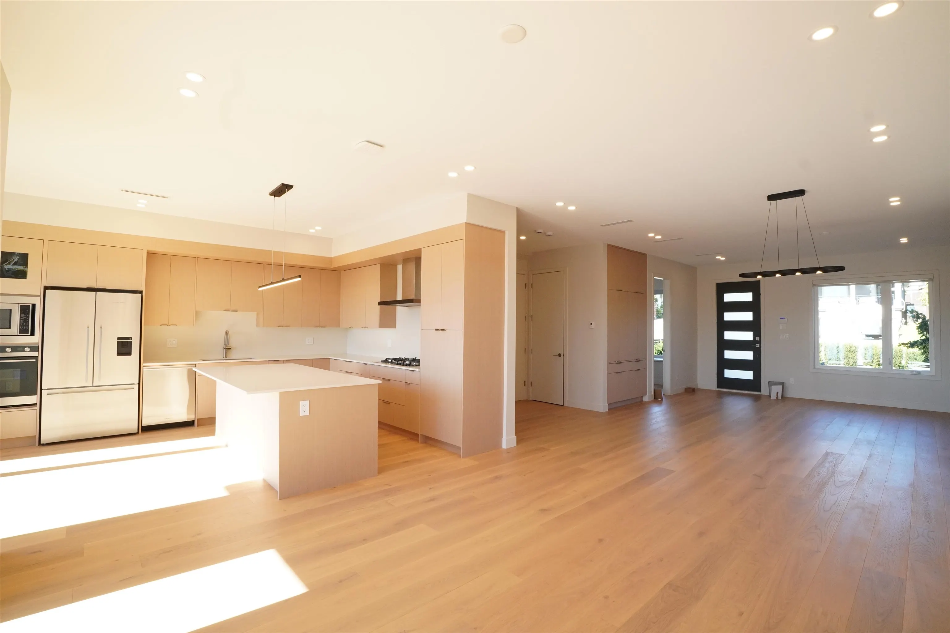 6252 Kitchener Street