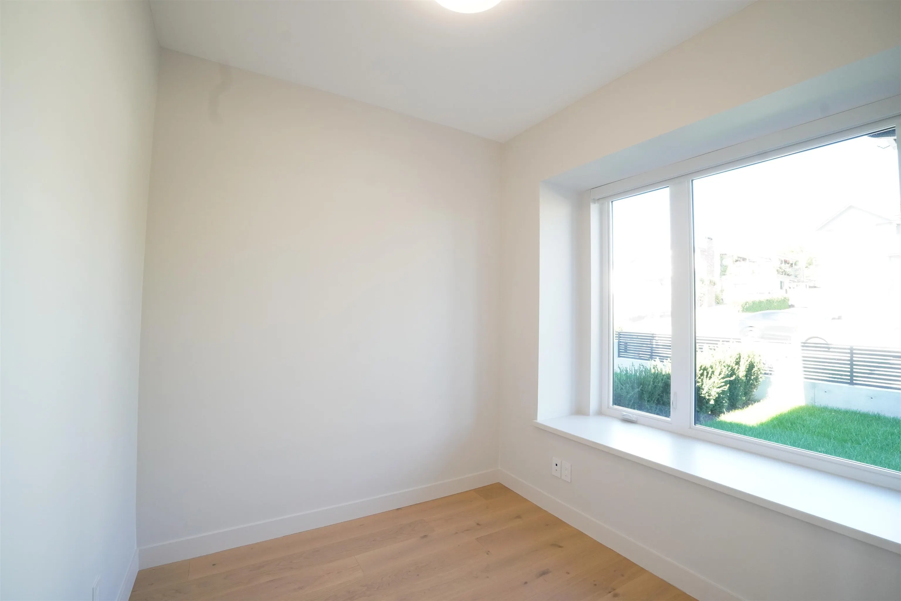 6252 Kitchener Street