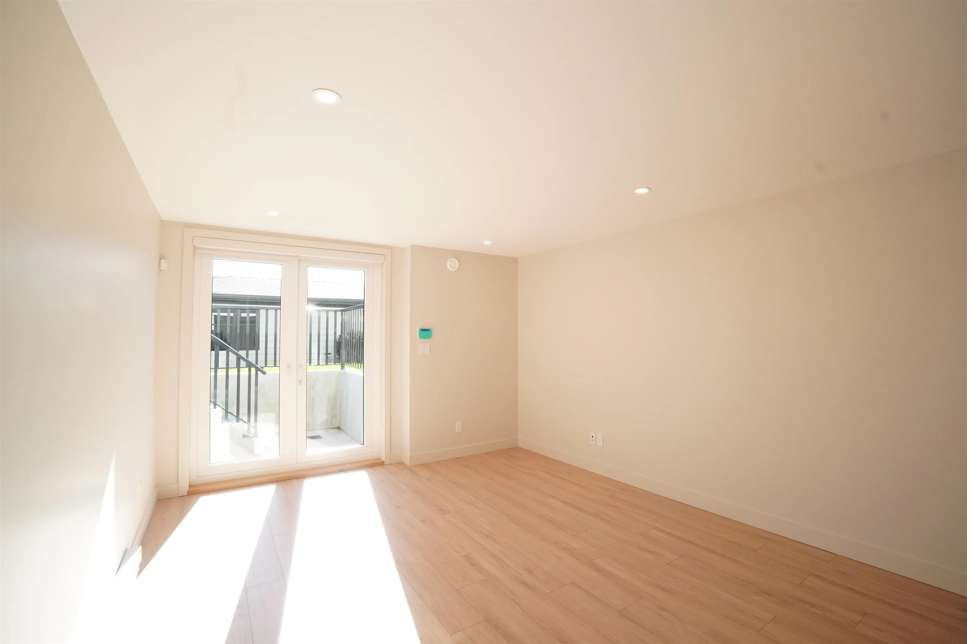 6252 Kitchener Street