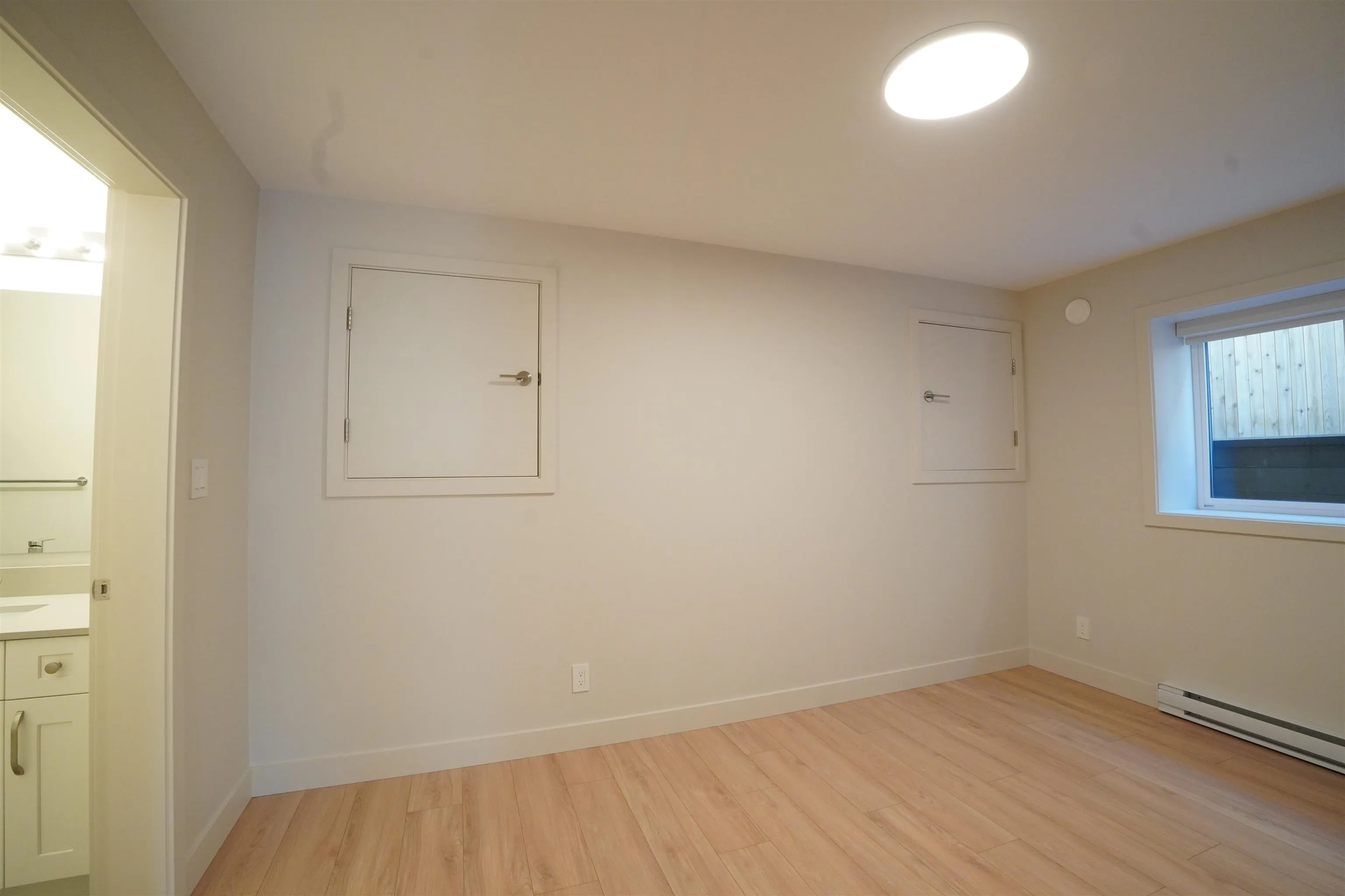 6252 Kitchener Street