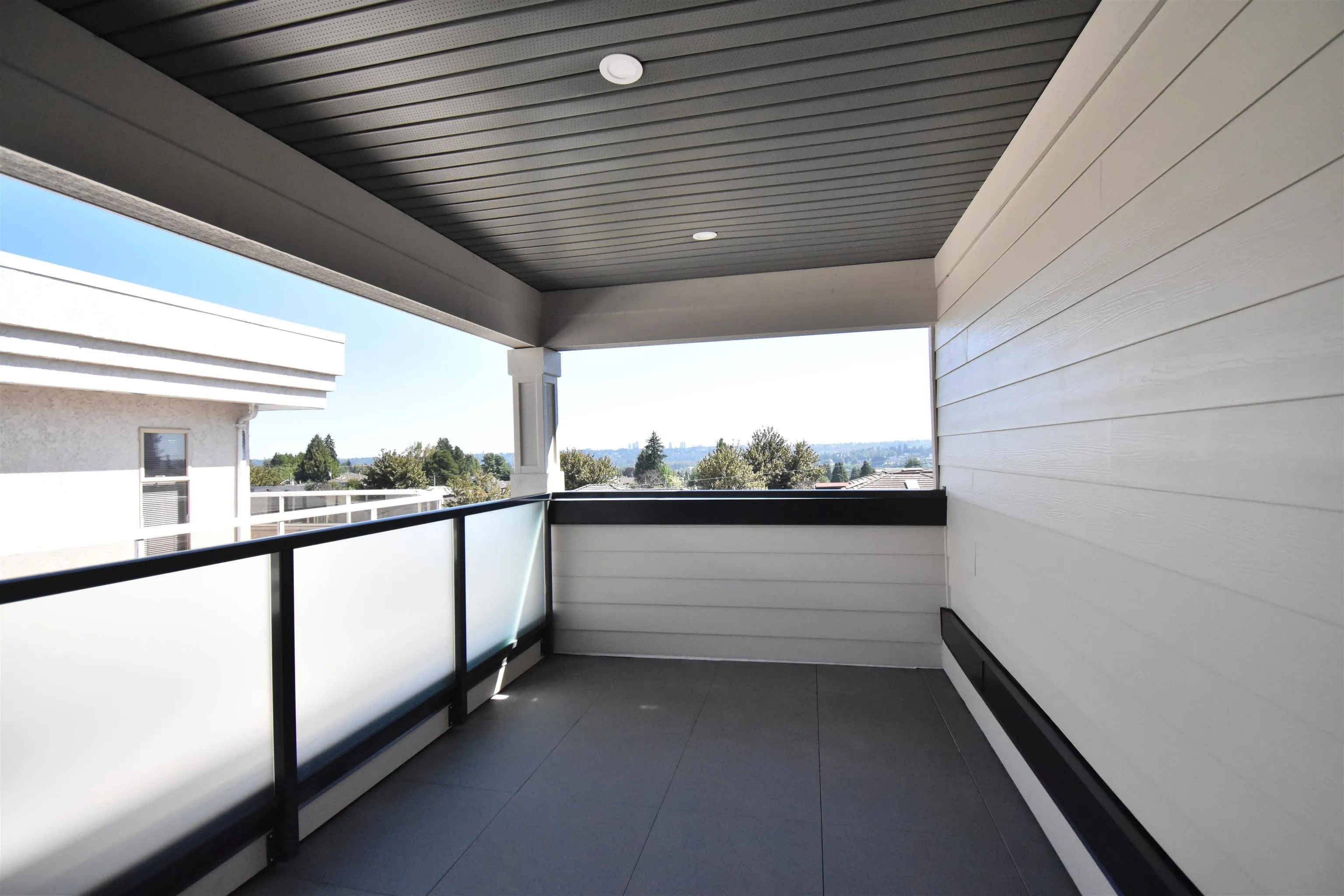 6252 Kitchener Street