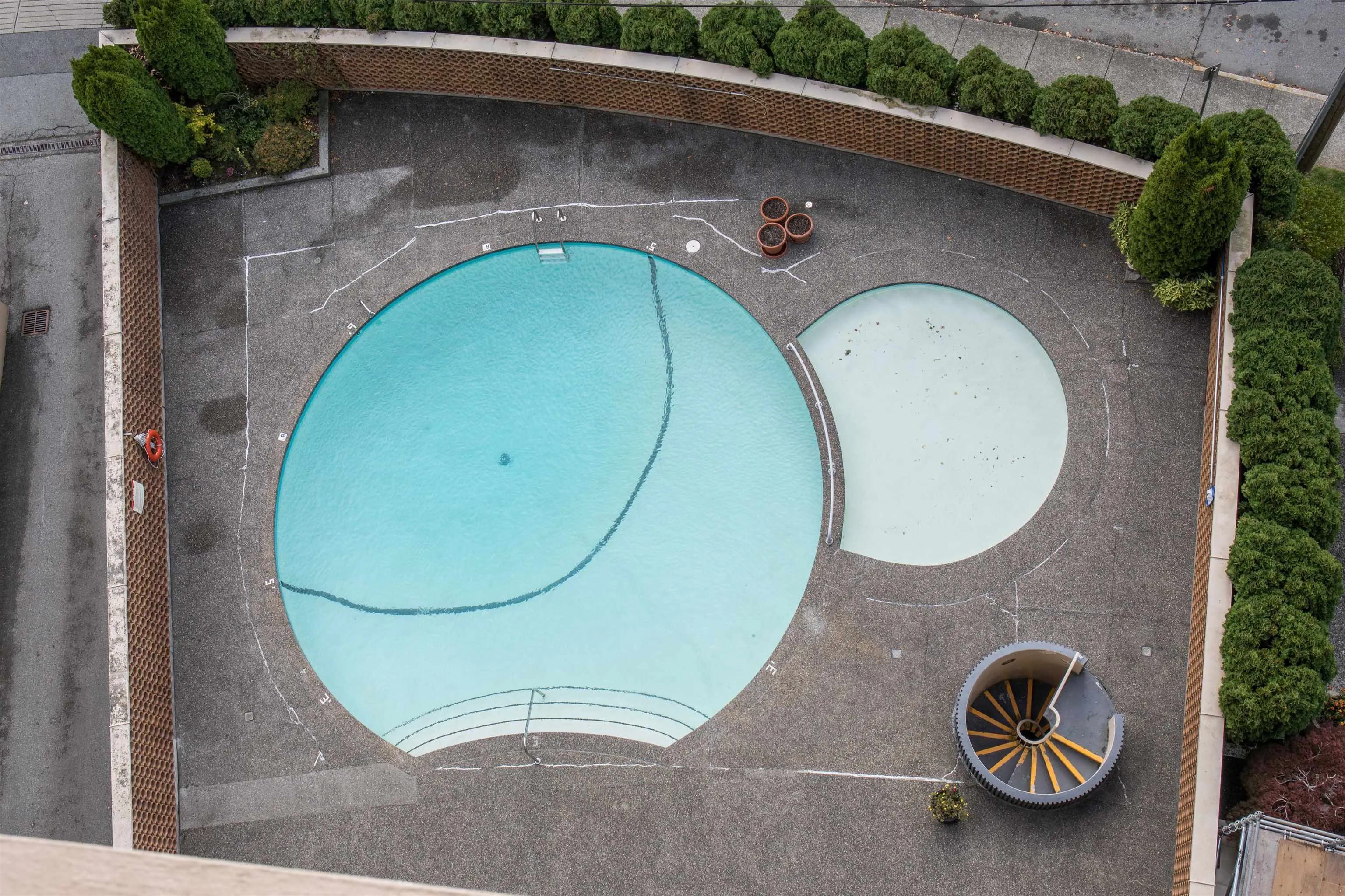 902 2135 Argyle Avenue