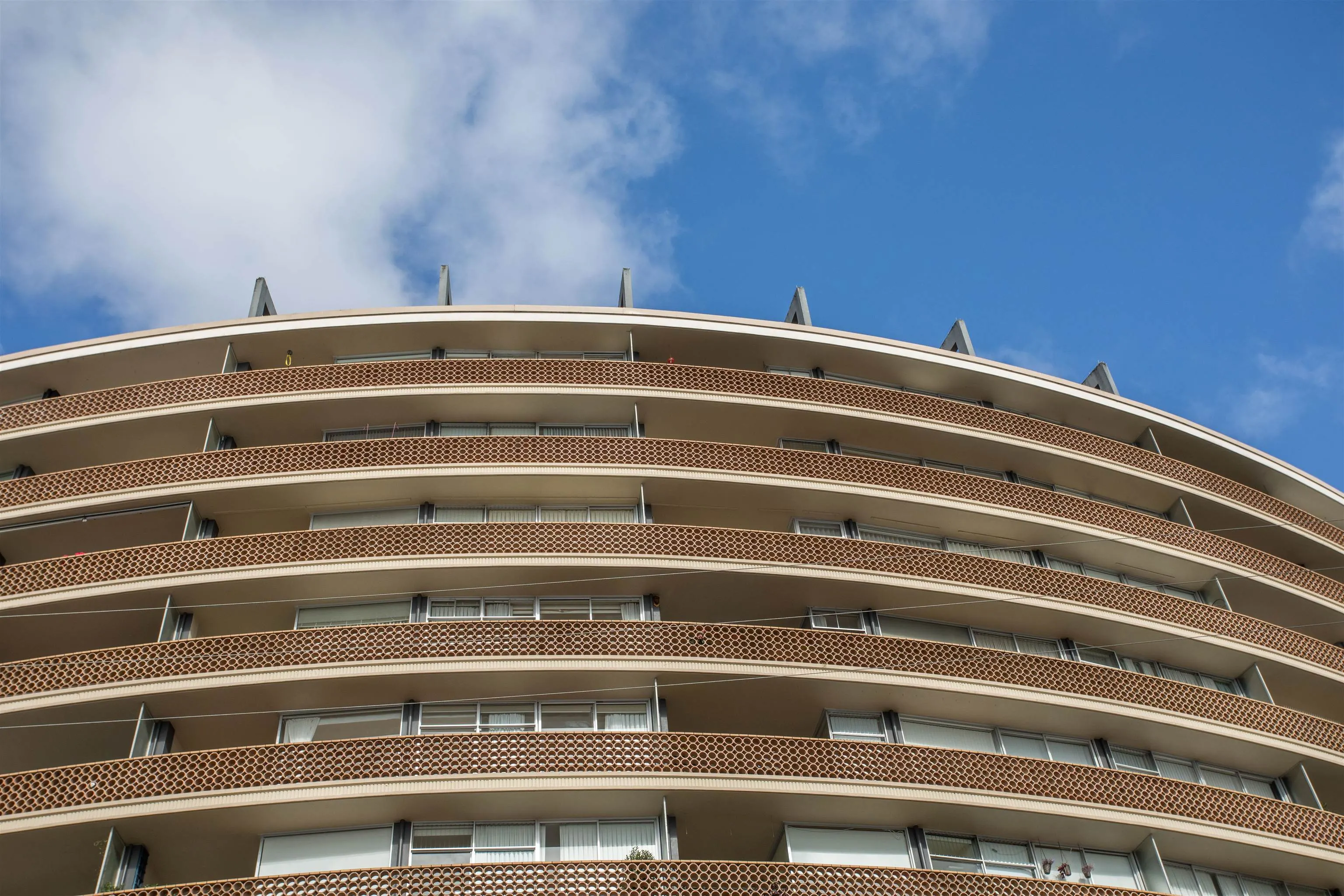 902 2135 Argyle Avenue