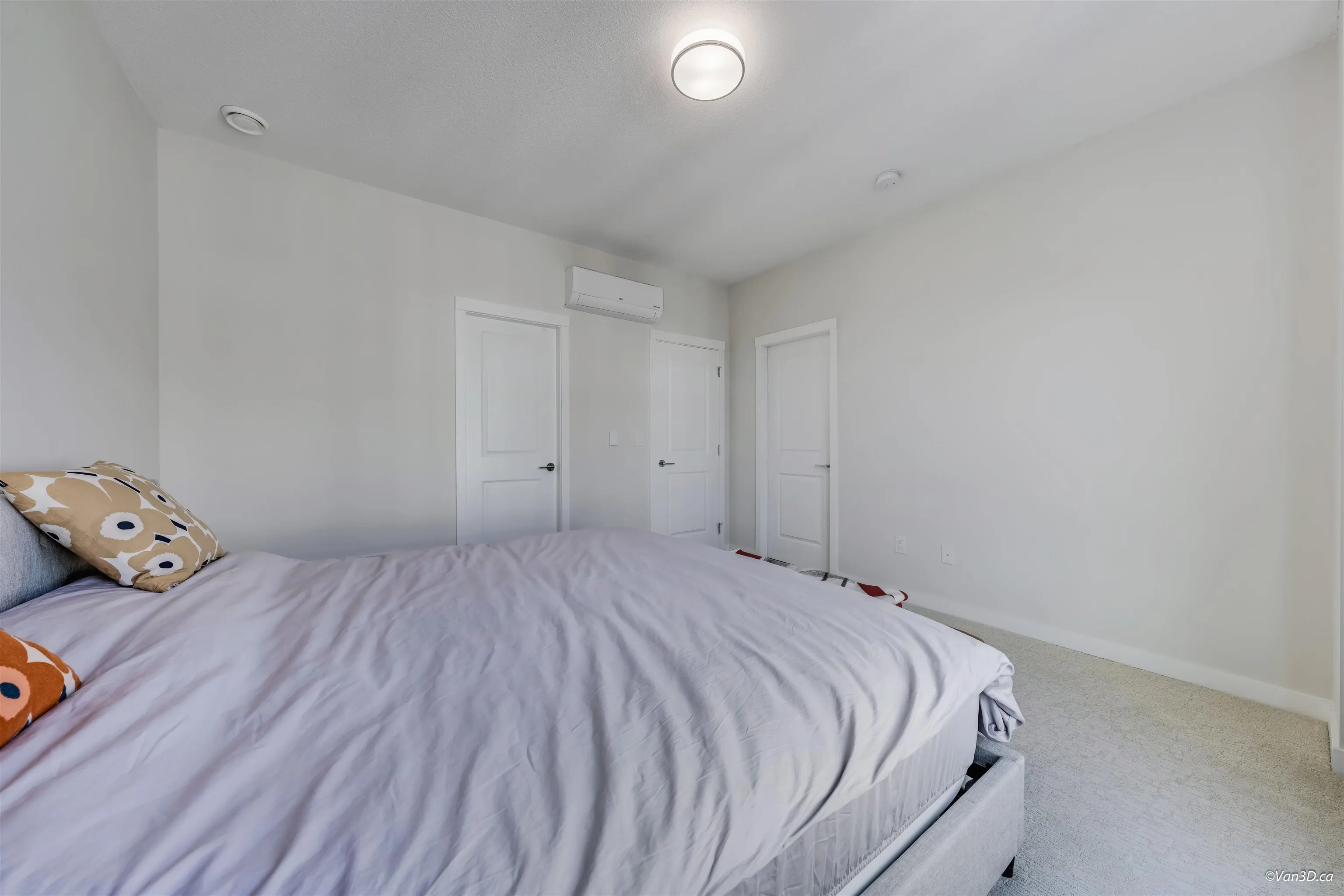 16 5311 Admiral Way