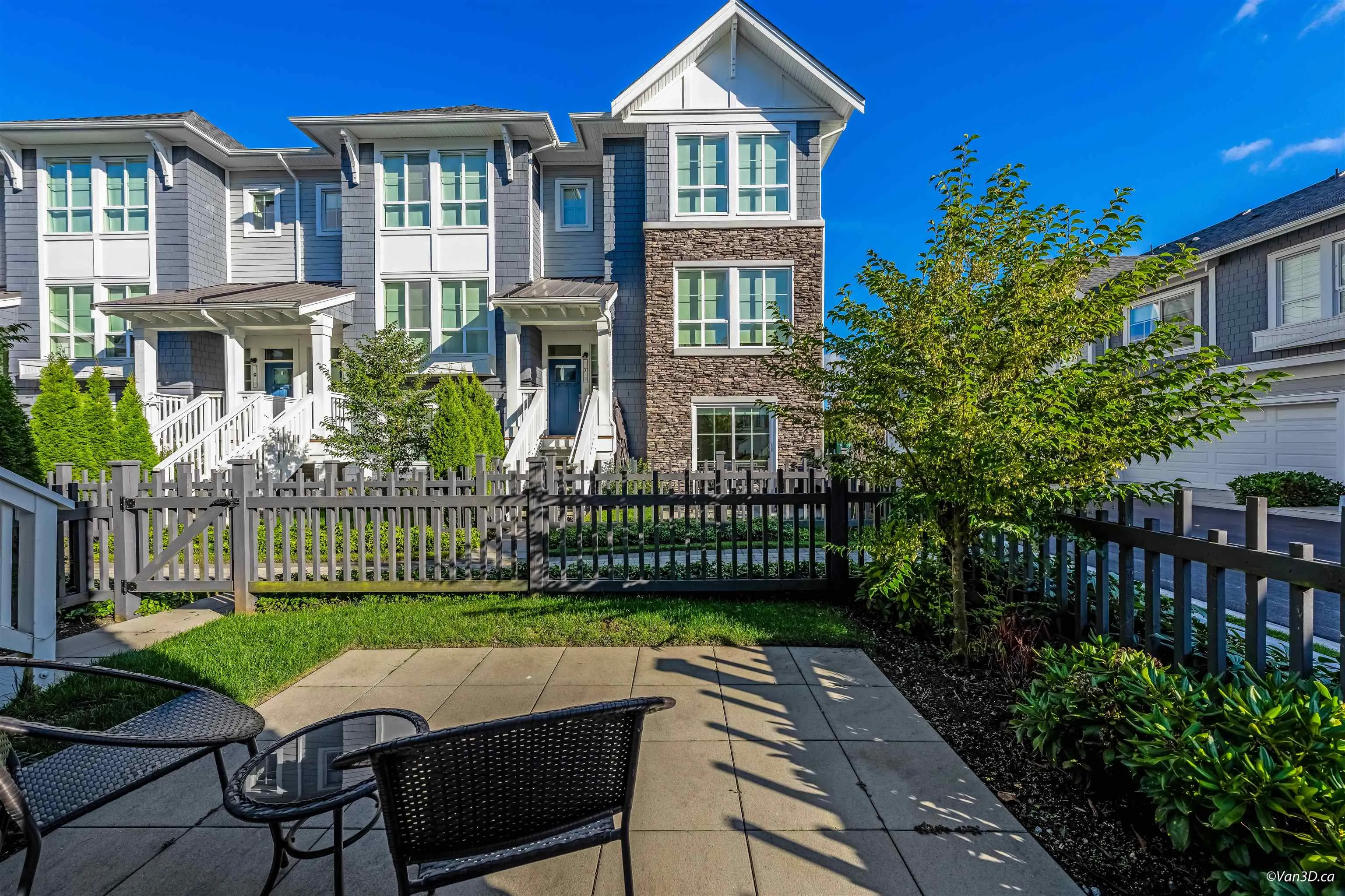16 5311 Admiral Way