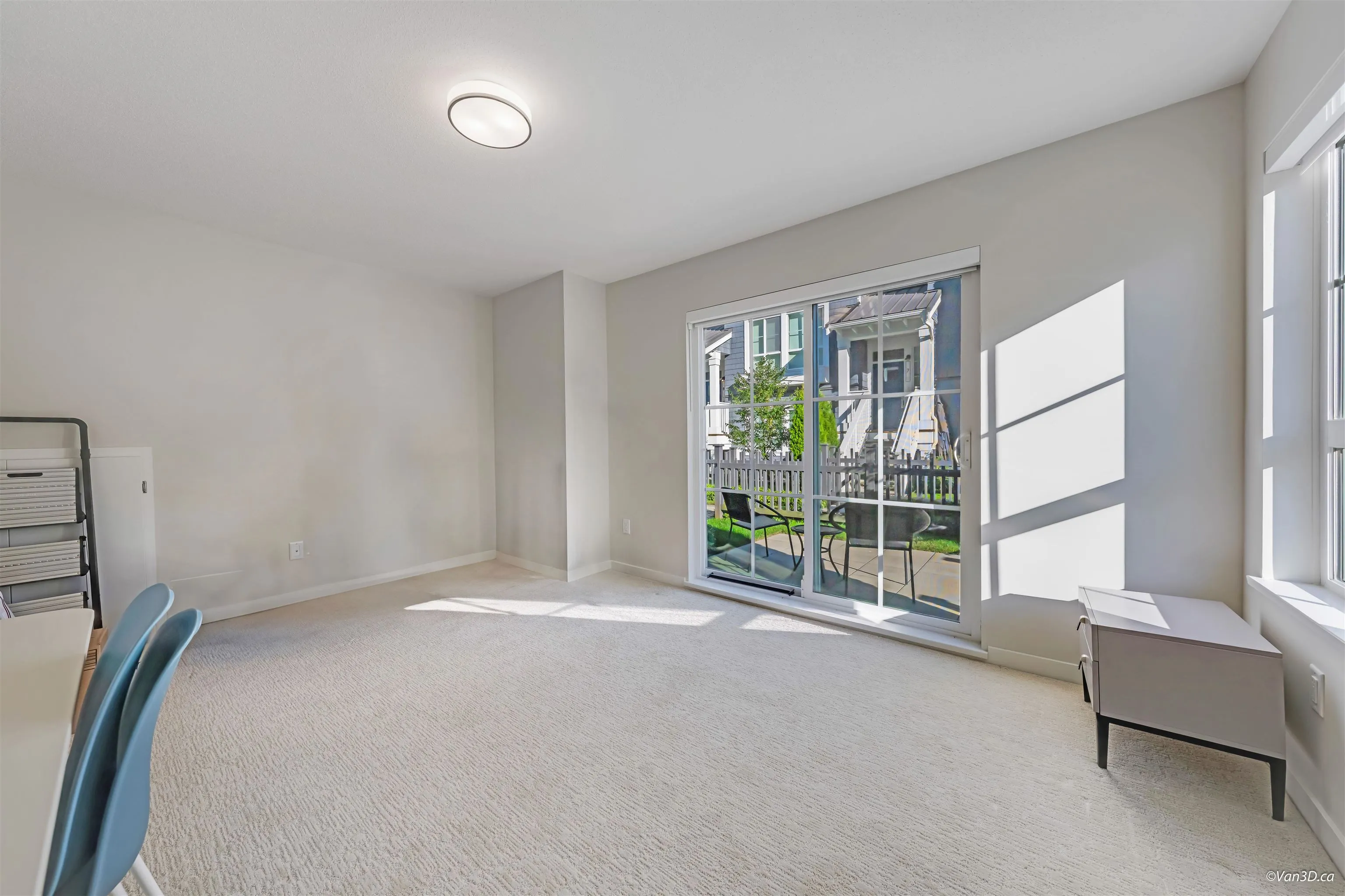 16 5311 Admiral Way